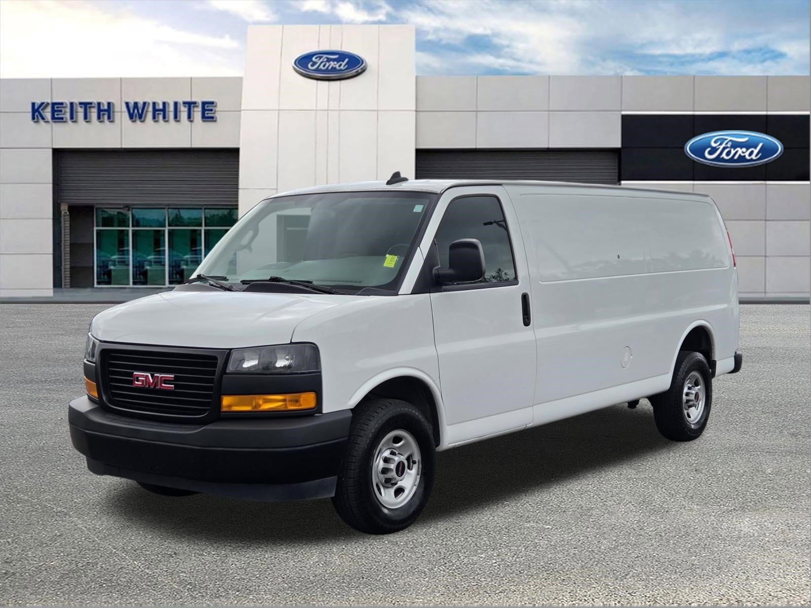 2023 GMC Savana 2500 Ext WB's photo