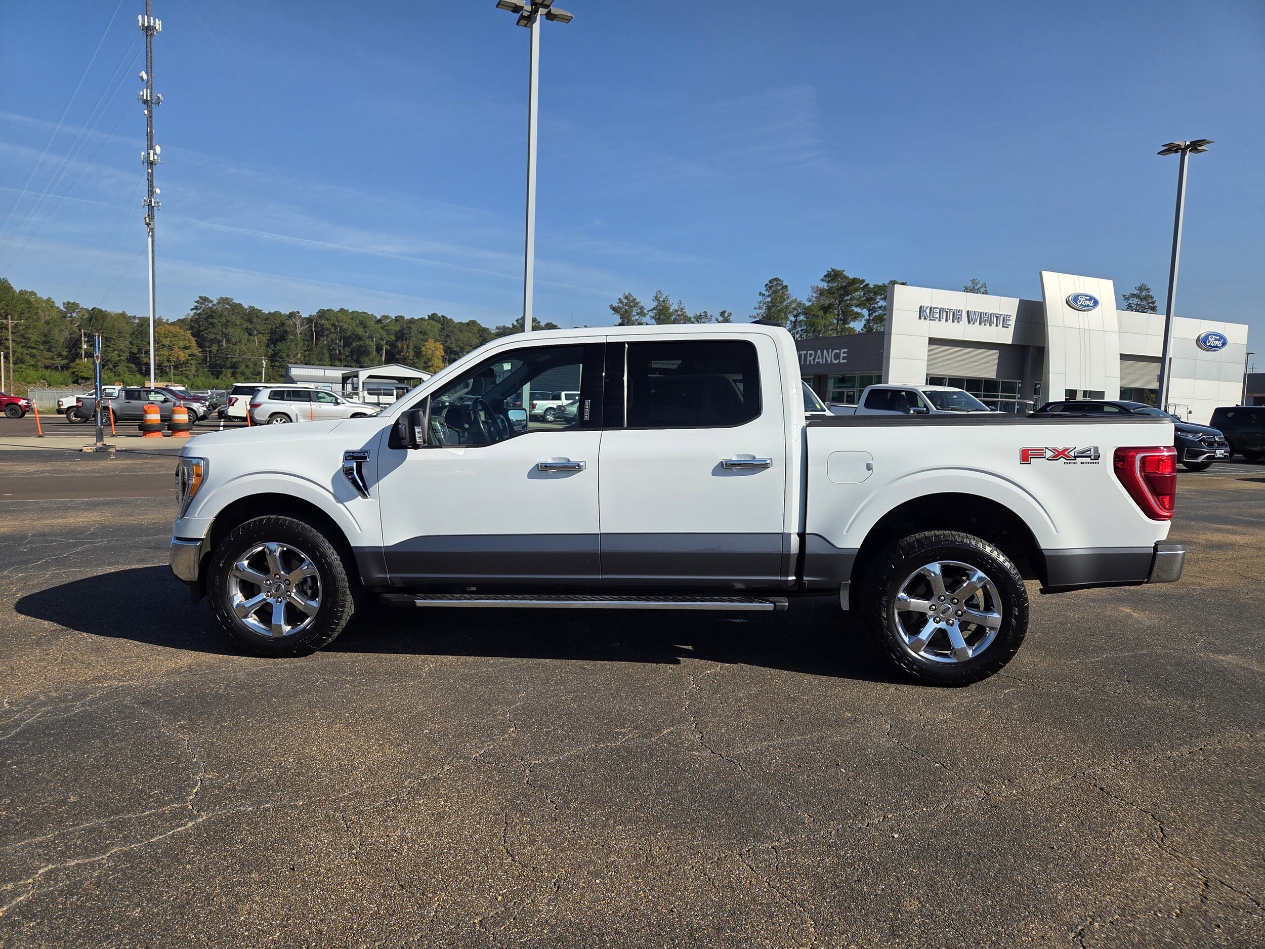 2022 Ford F-150 XLT photo 2