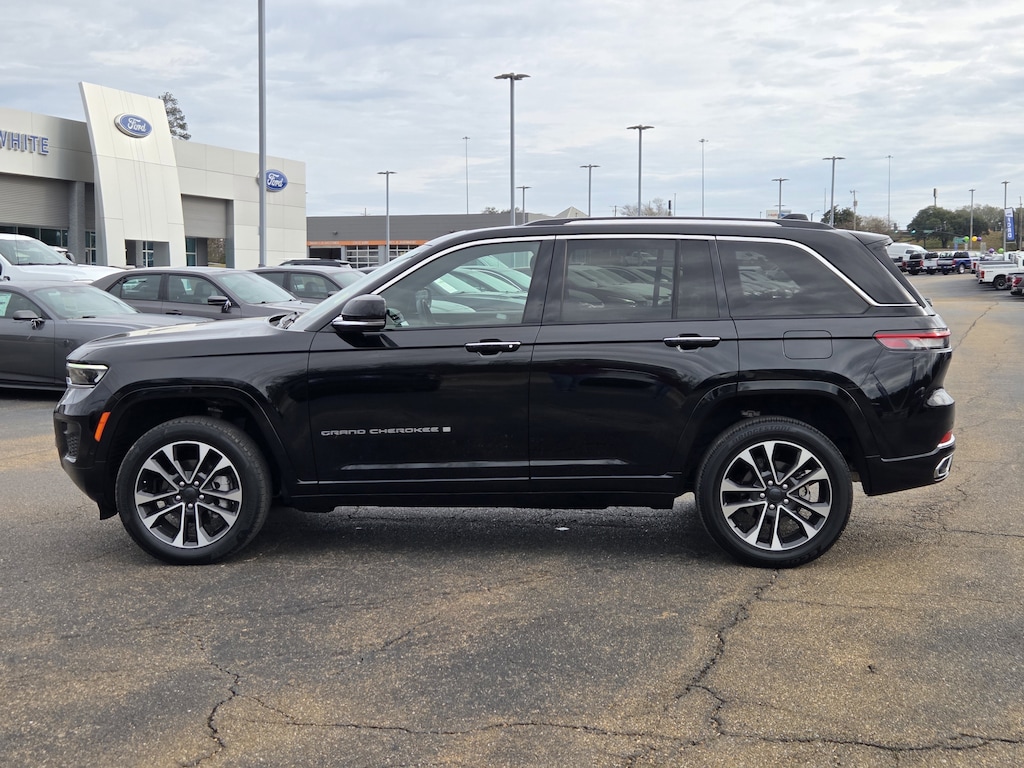 Used 2023 Jeep Grand Cherokee Overland SUV