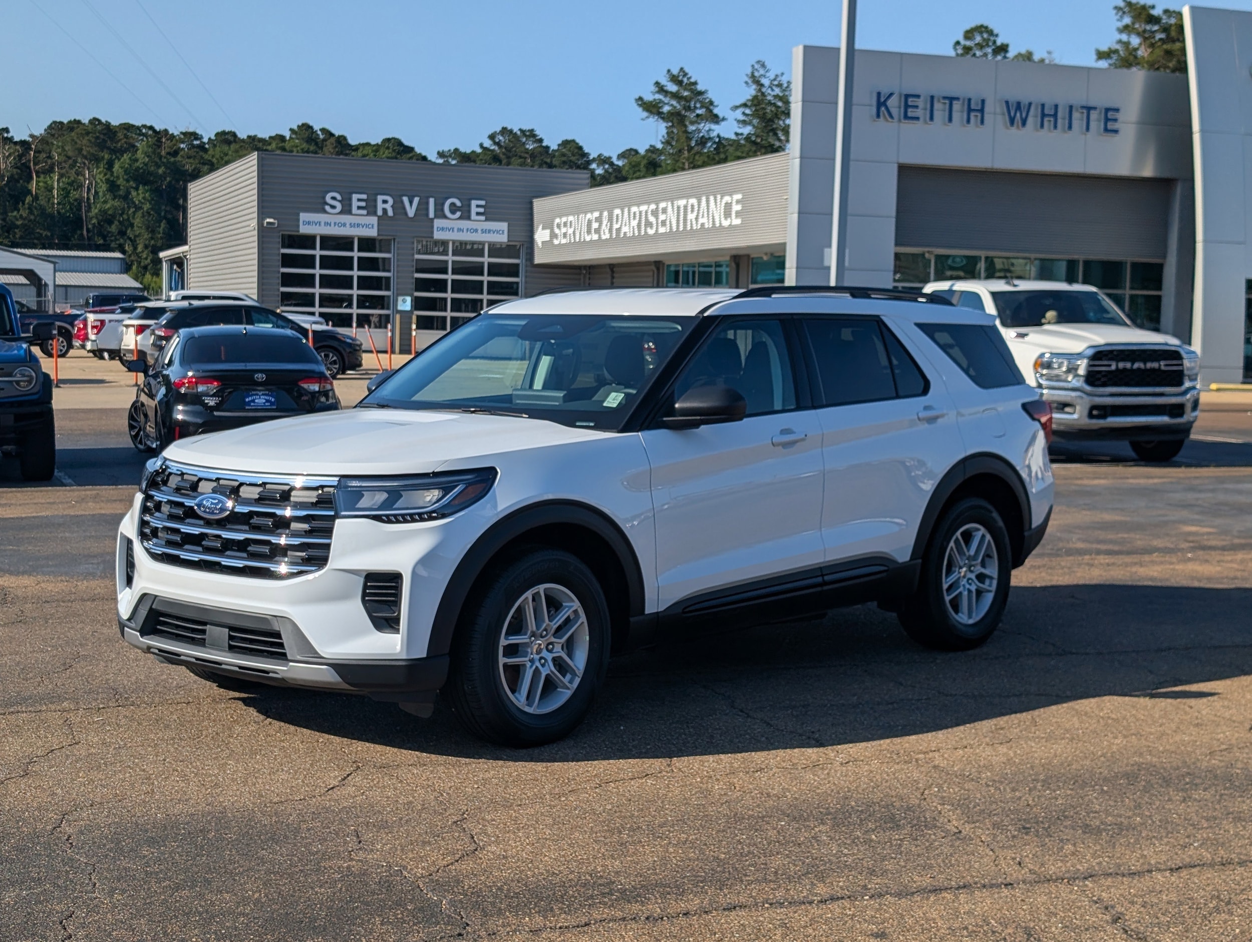 2026 Ford Explorer Active 4WD's photo