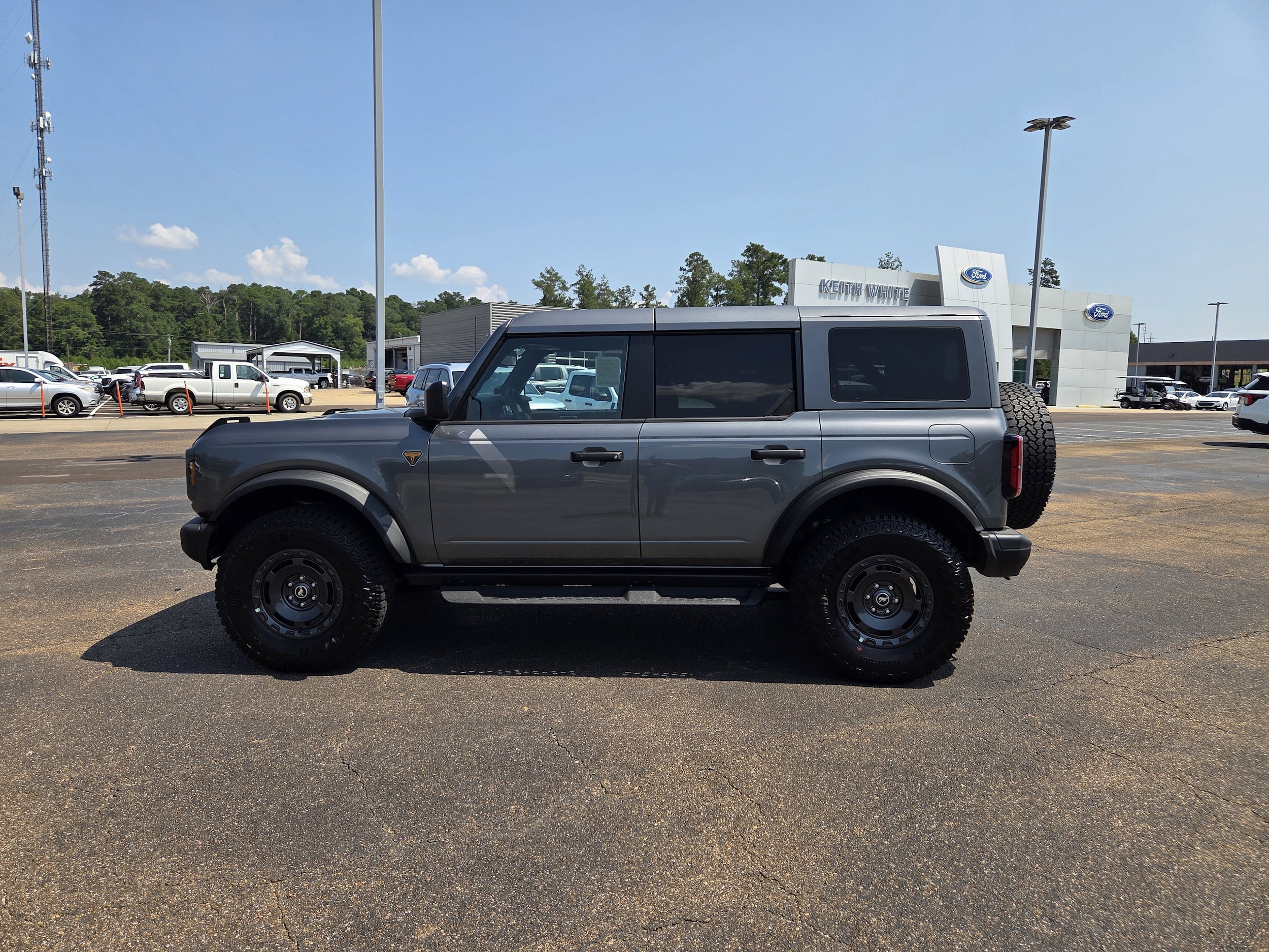 2025 Ford Bronco 4-Door Badlands - Photo 2