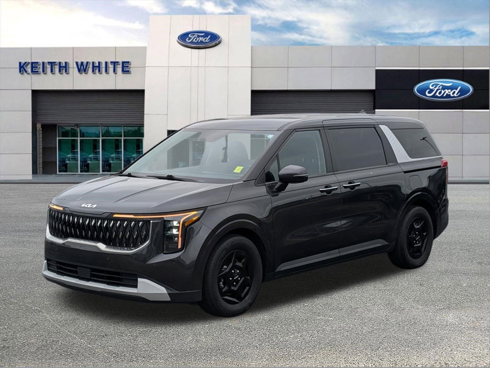 2025 Kia Sedona LXS's photo
