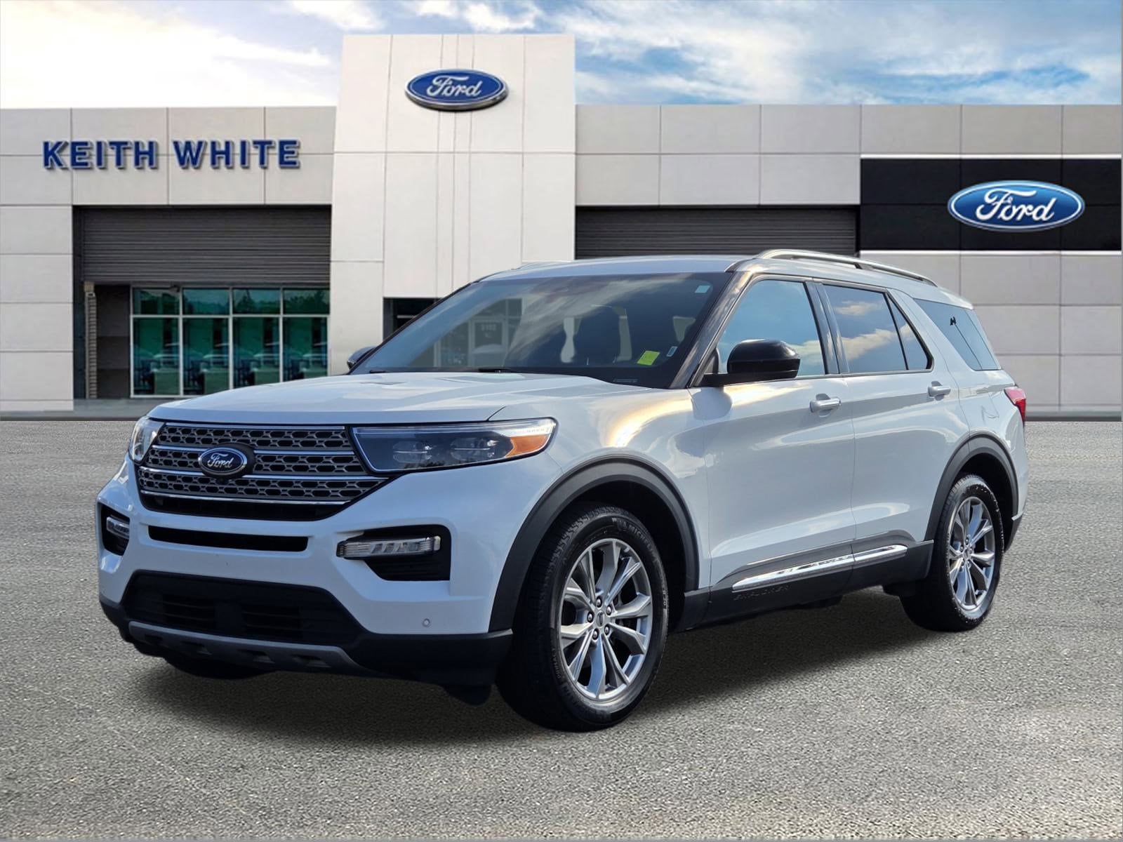 2024 Ford Explorer Limited's photo