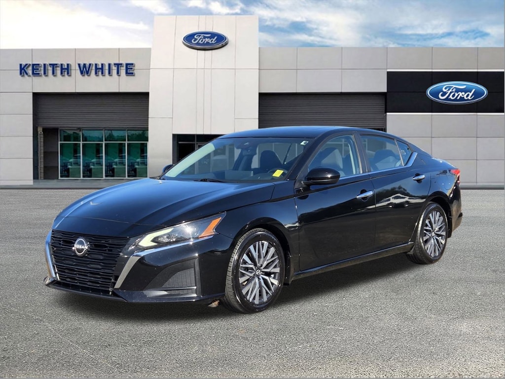 Used 2024 Nissan Altima 2.5 SV Sedan