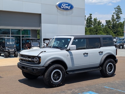 2026 Ford Bronco Outer Banks SUV