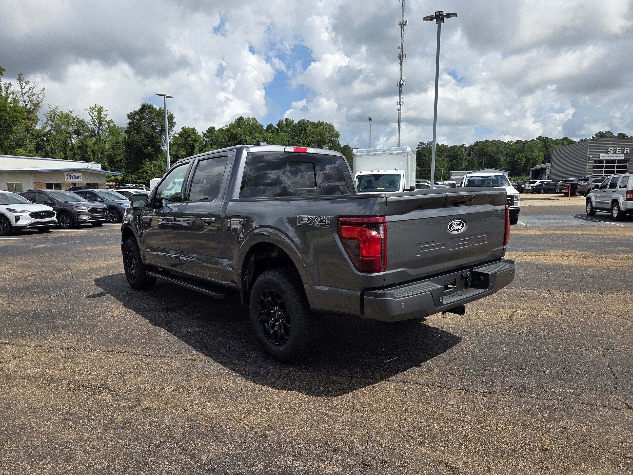 2025 Ford F-150 XLT photo 3