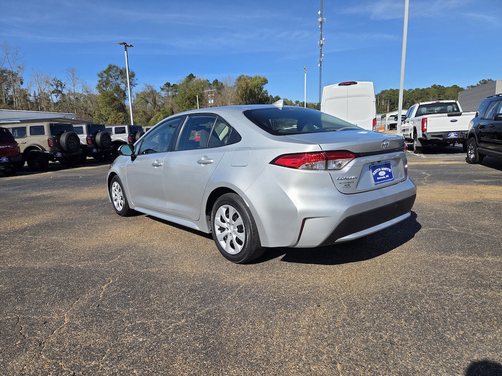 Used 2022 Toyota Corolla LE Sedan