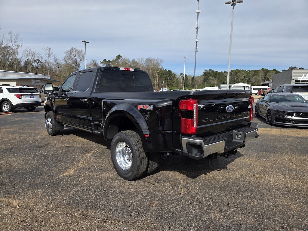 New 2026 Ford F-350 F-350 Lariat Truck Crew Cab