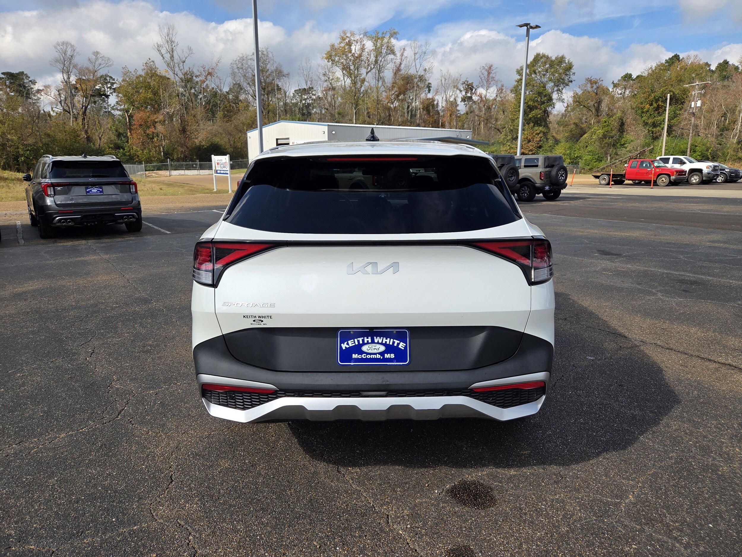 2023 Kia Sportage LX photo 3