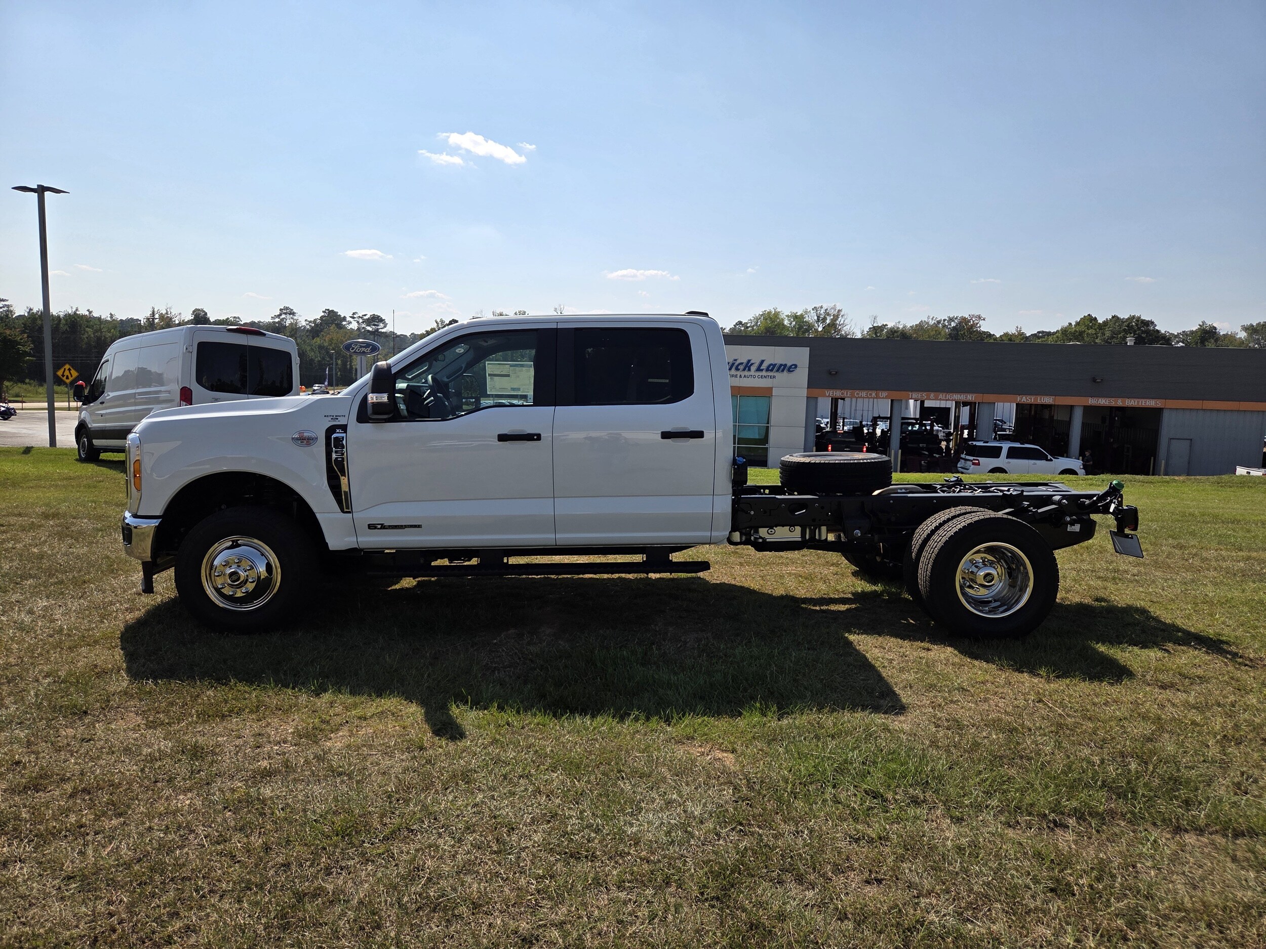 2026 Ford F-350 XL photo 2