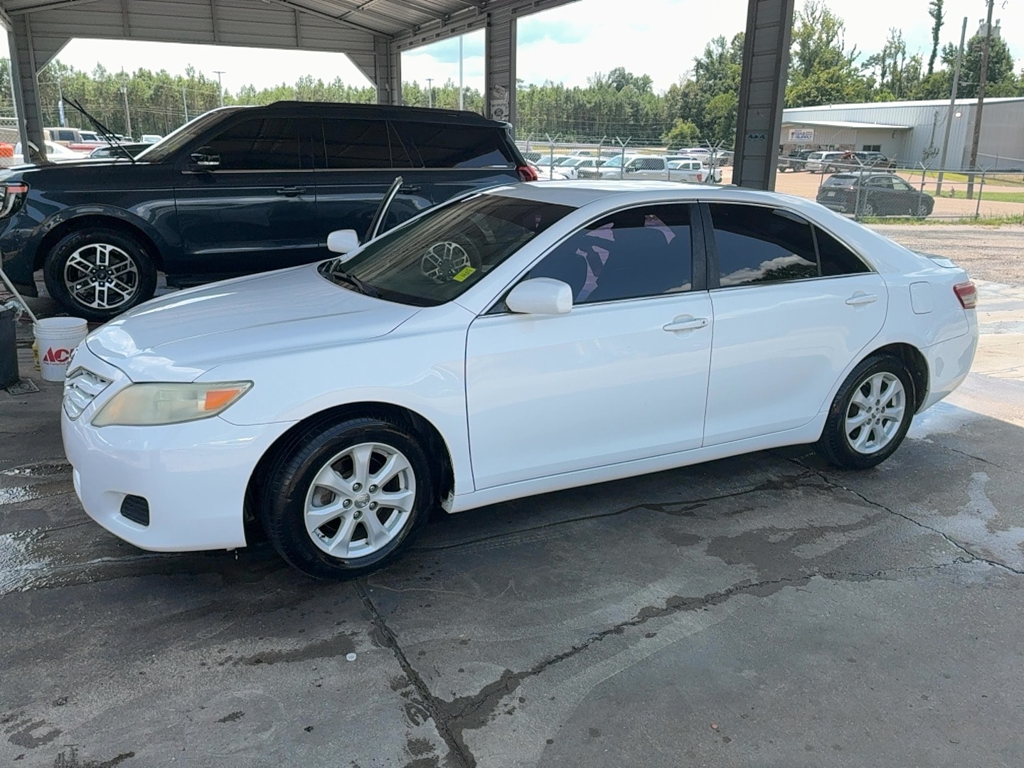 Super White 2010 Toyota Camry Sedan Front-Wheel Drive 6-Speed Automatic Overdrive