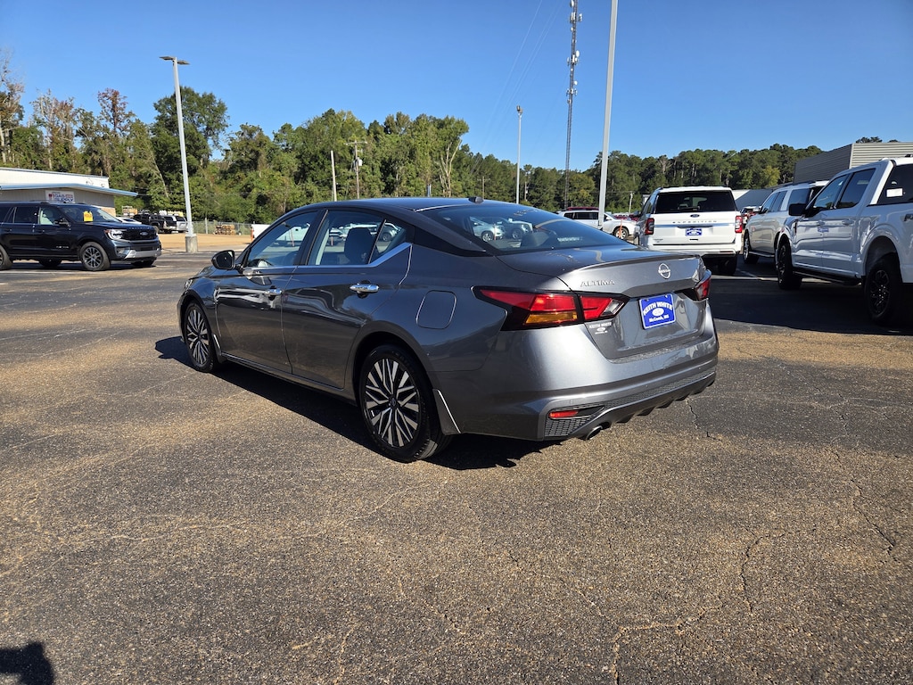 Used 2024 Nissan Altima 2.5 SV Sedan