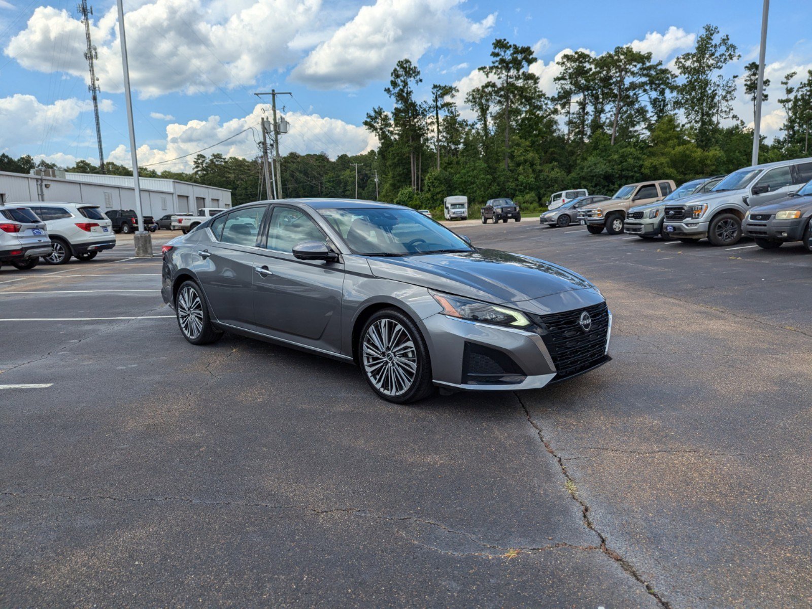 Used 2023 Nissan Altima SL with VIN 1N4BL4EV5PN321398 for sale in Mccomb, MS