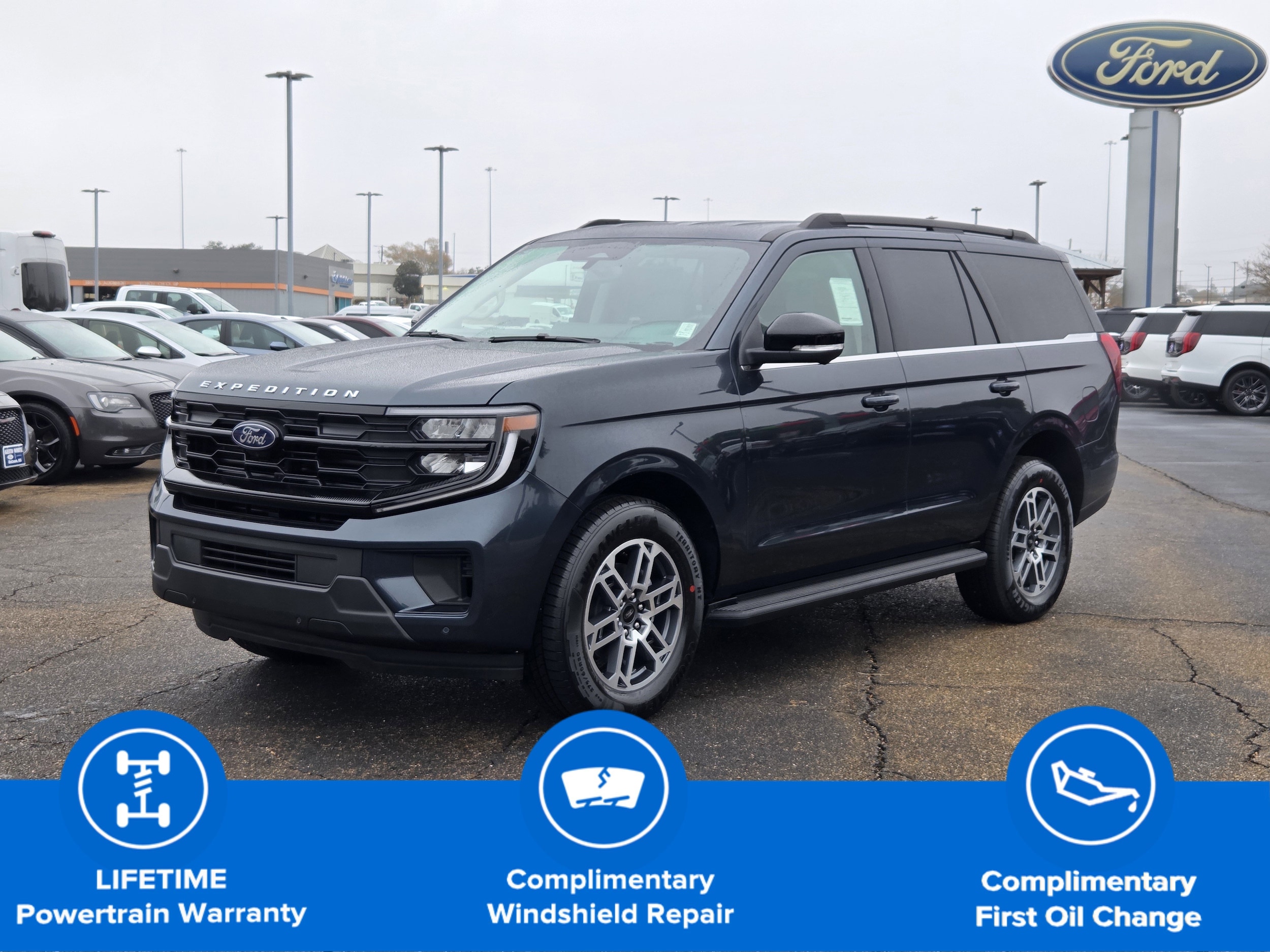 2026 Ford Expedition Active's photo