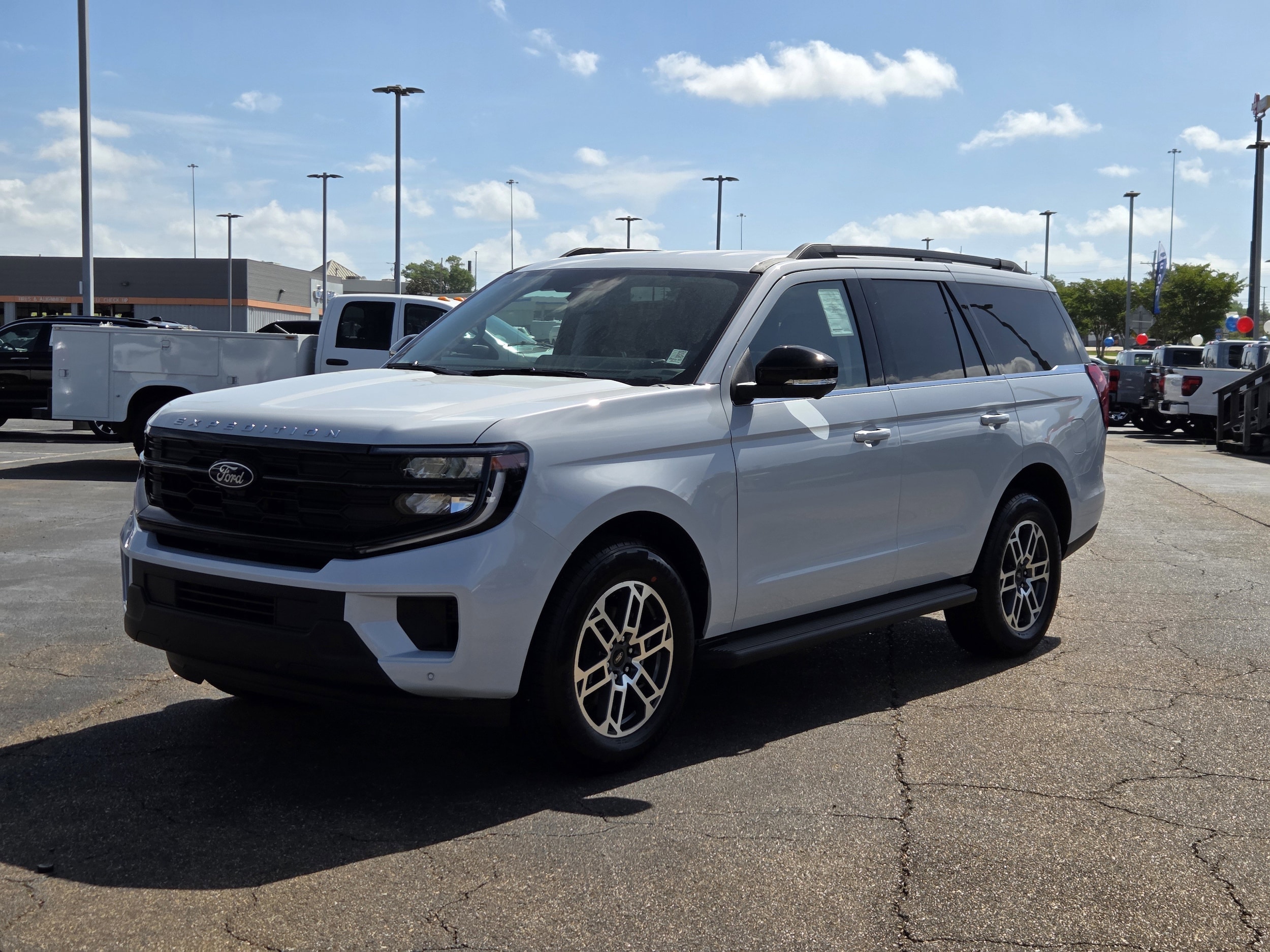 2026 Ford Expedition Active's photo