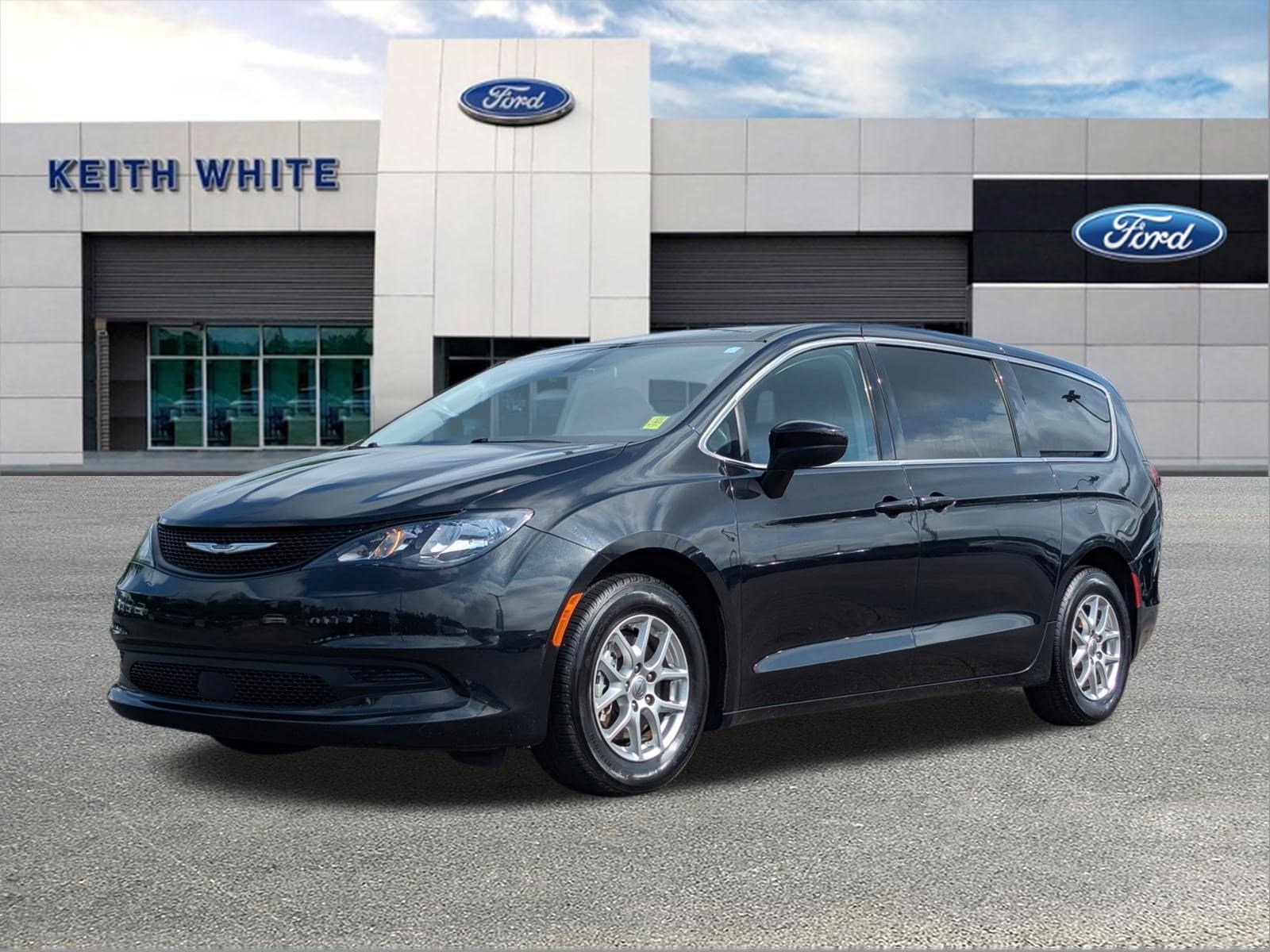 2022 Chrysler Voyager LX