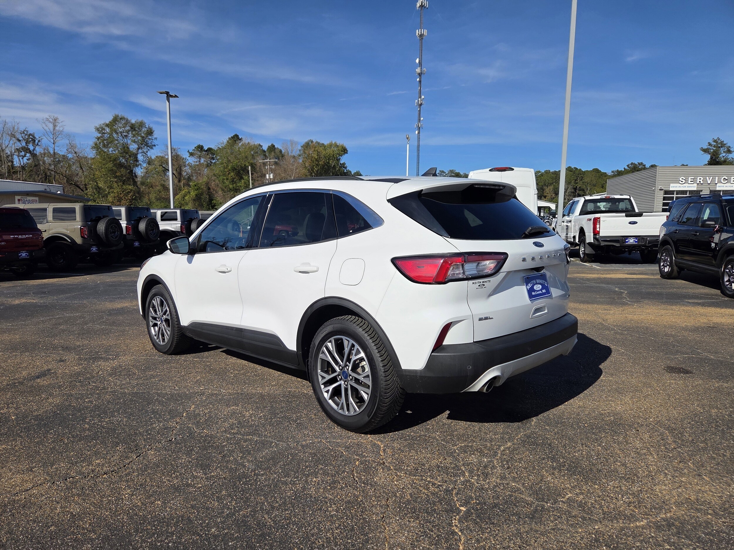 2021 Ford Escape SEL Hybrid photo 2