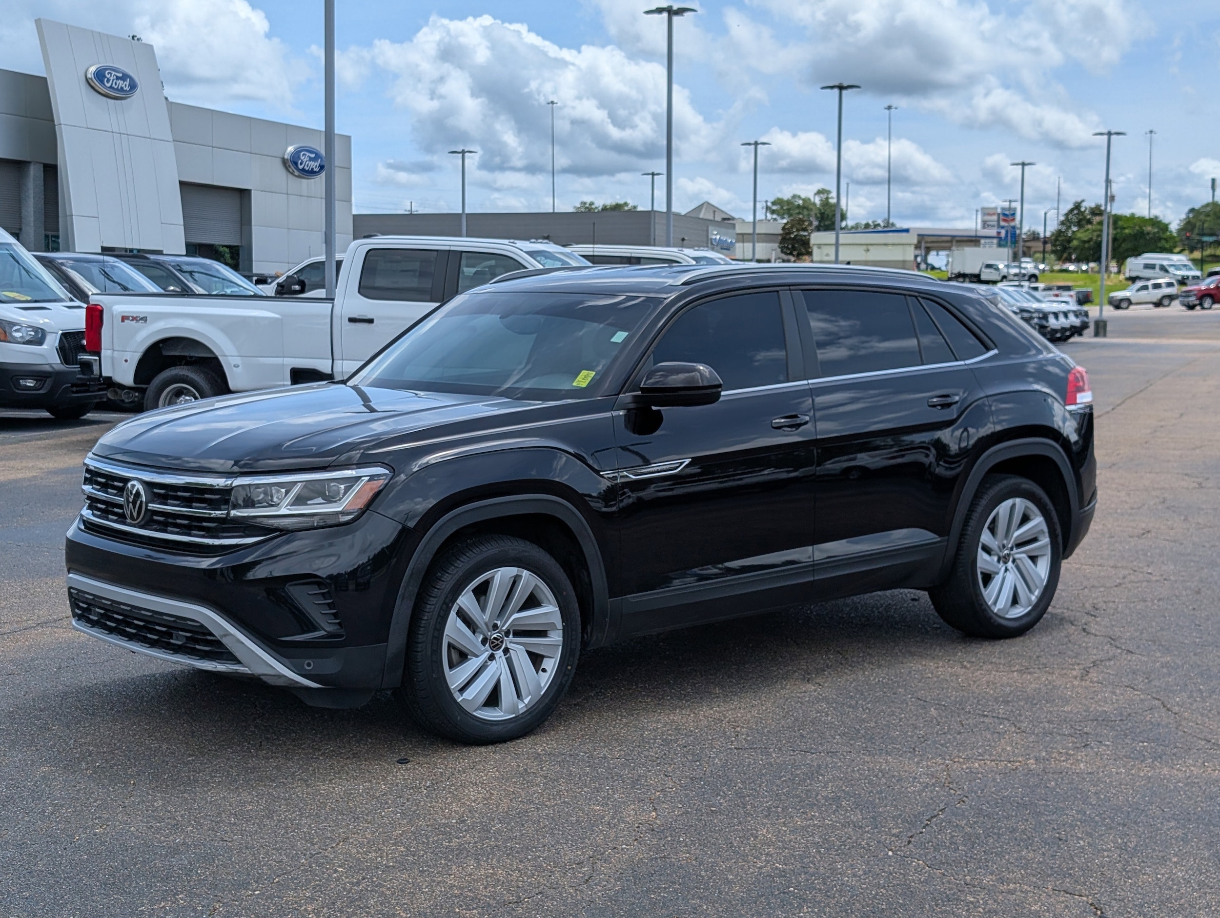 2021 Volkswagen Atlas Cross Sport 2.0T SE w/Tech's photo