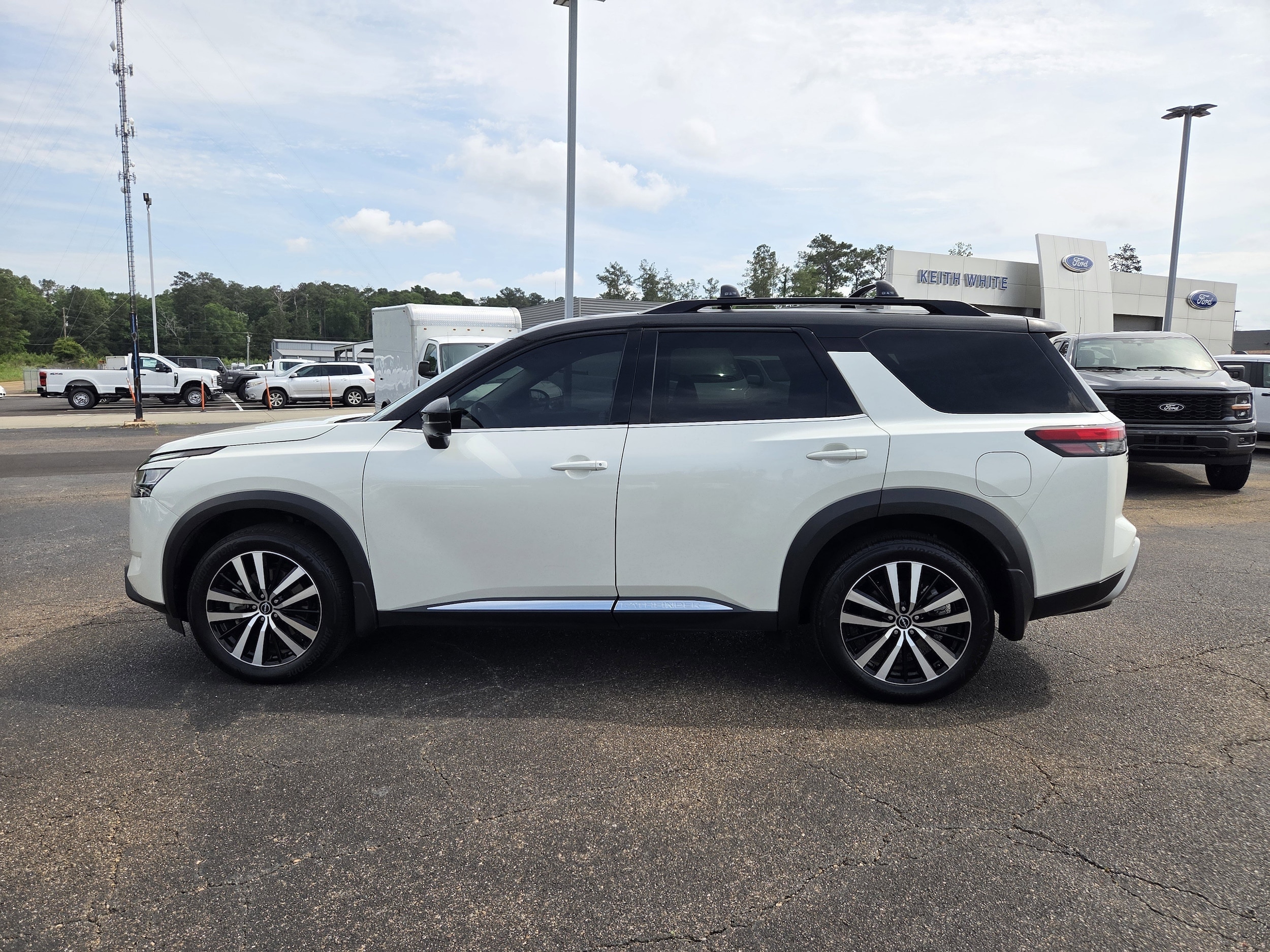 Used 2024 Nissan Pathfinder Platinum with VIN 5N1DR3DH3RC259002 for sale in Mccomb, MS