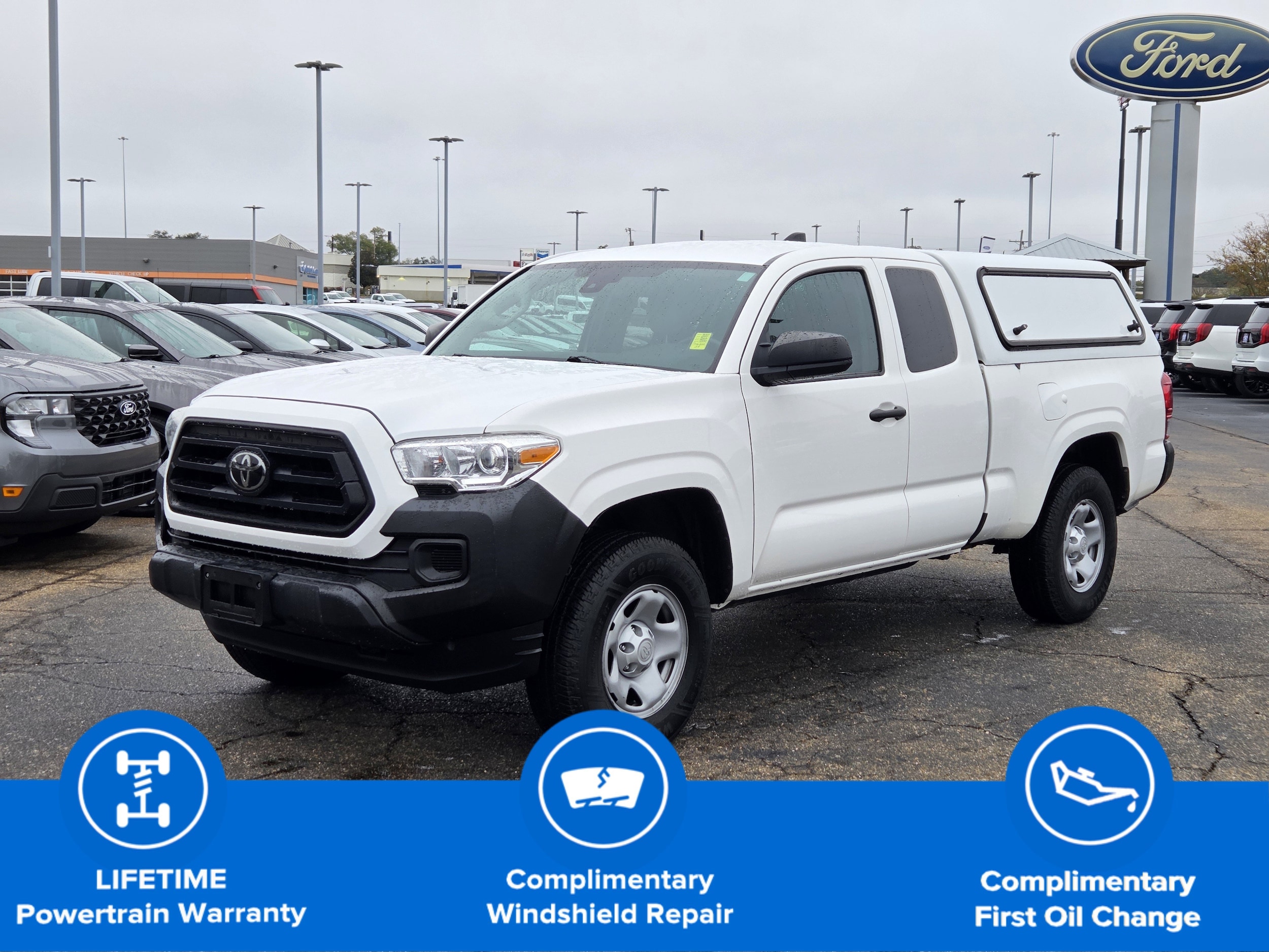 2020 Toyota Tacoma SR's photo