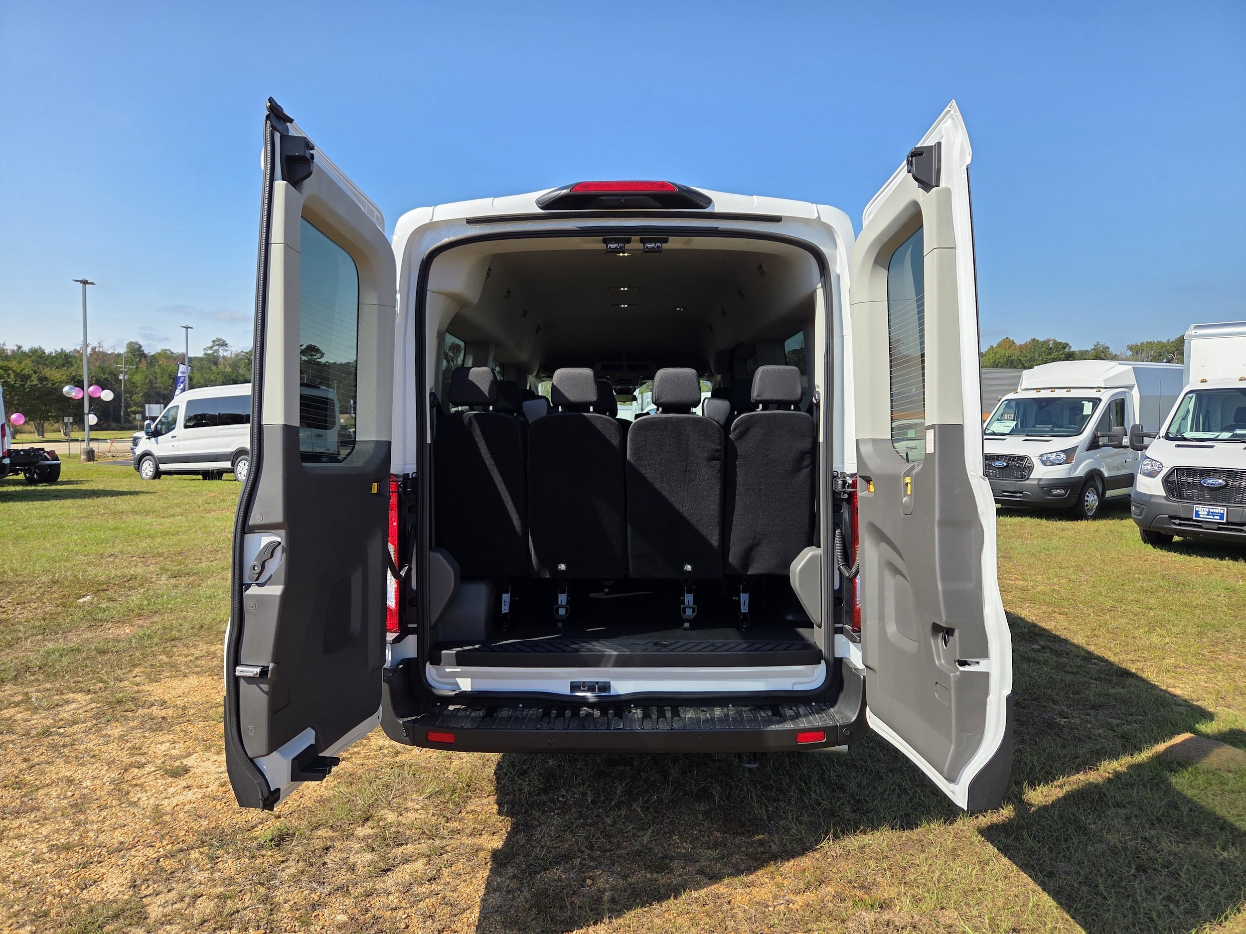 2025 Ford Transit Passenger Van XL - Photo 7