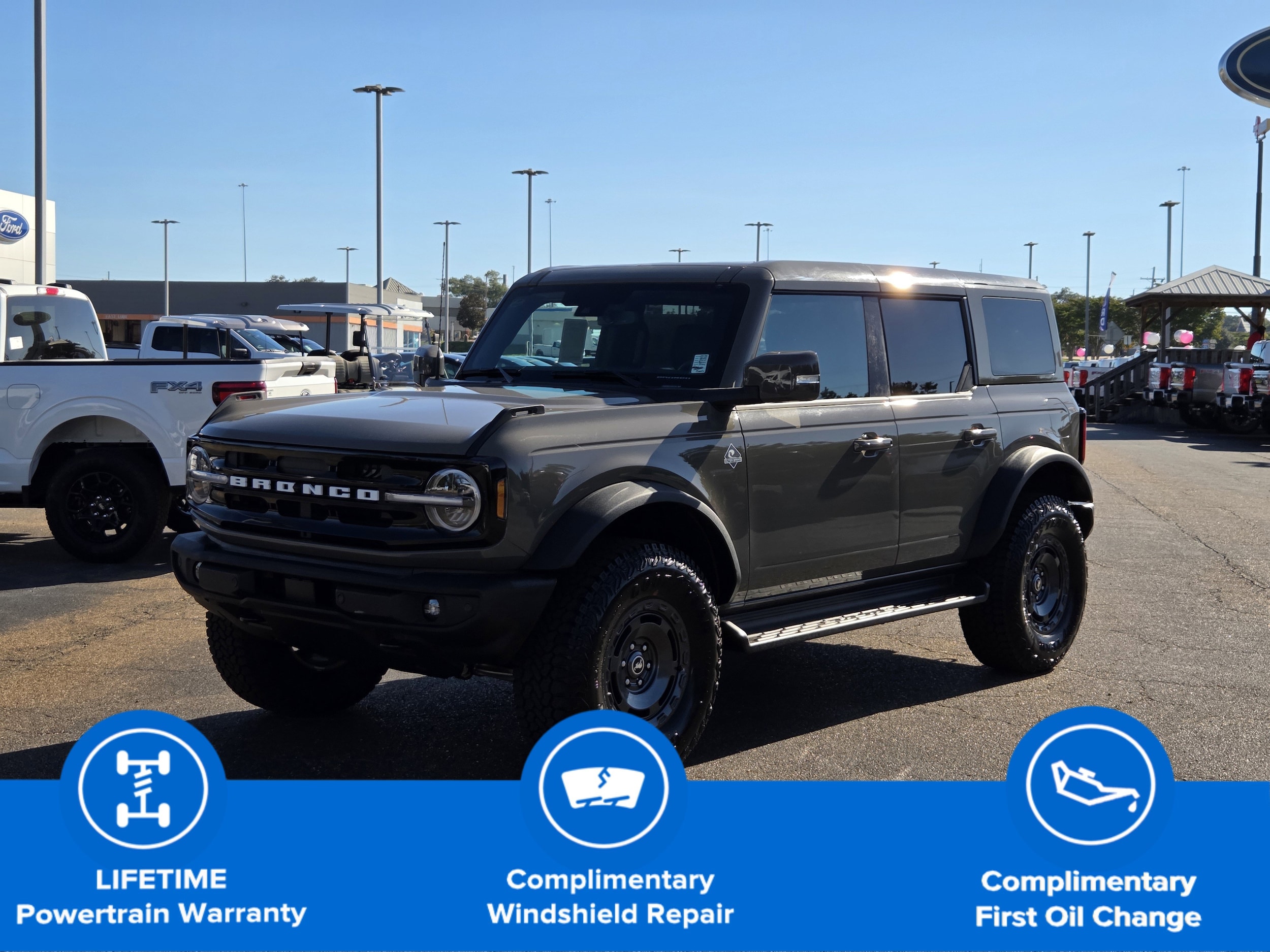 2025 Ford Bronco 4-Door Outer Banks's photo