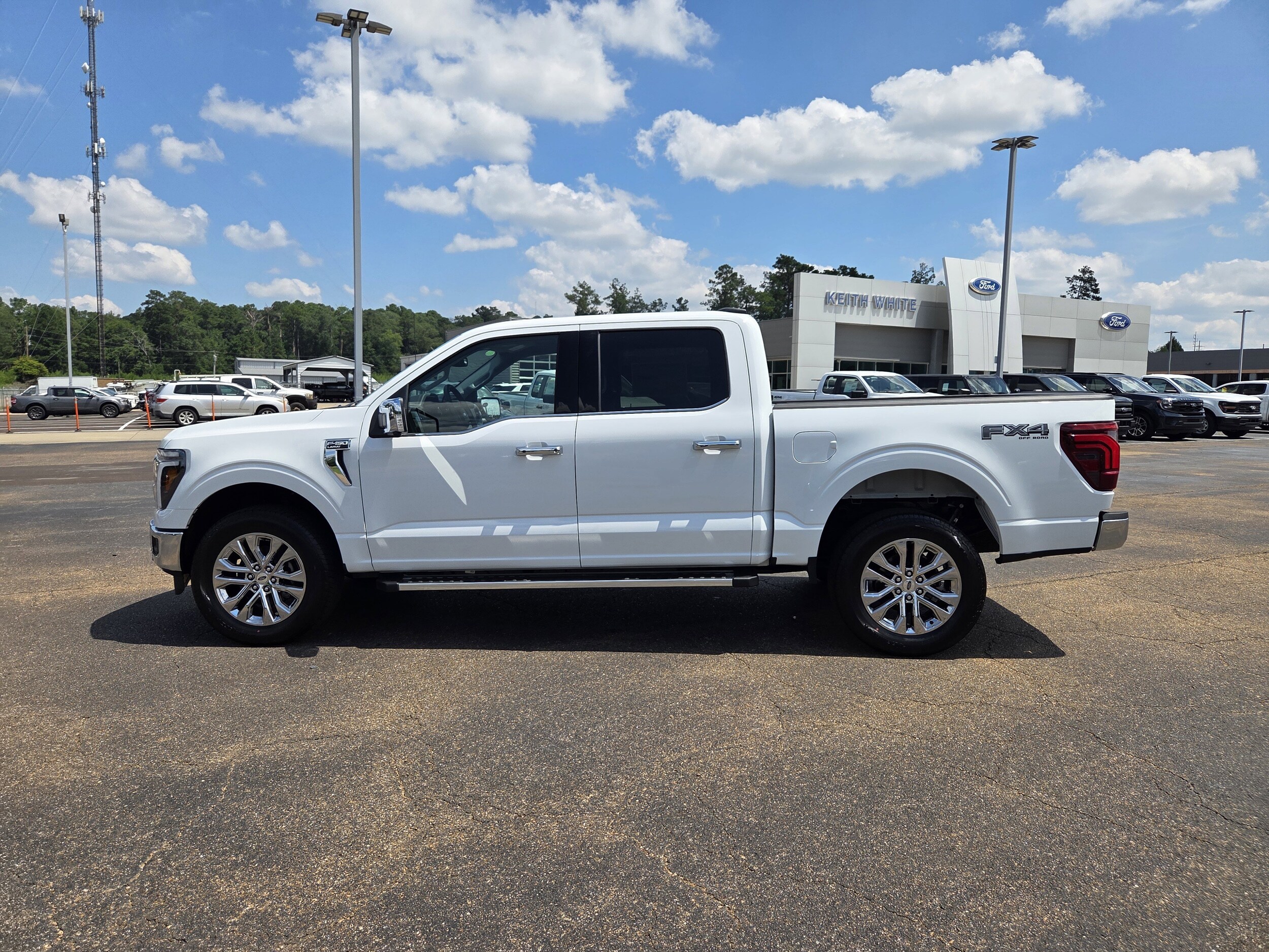 2025 Ford F-150 Lariat photo 2