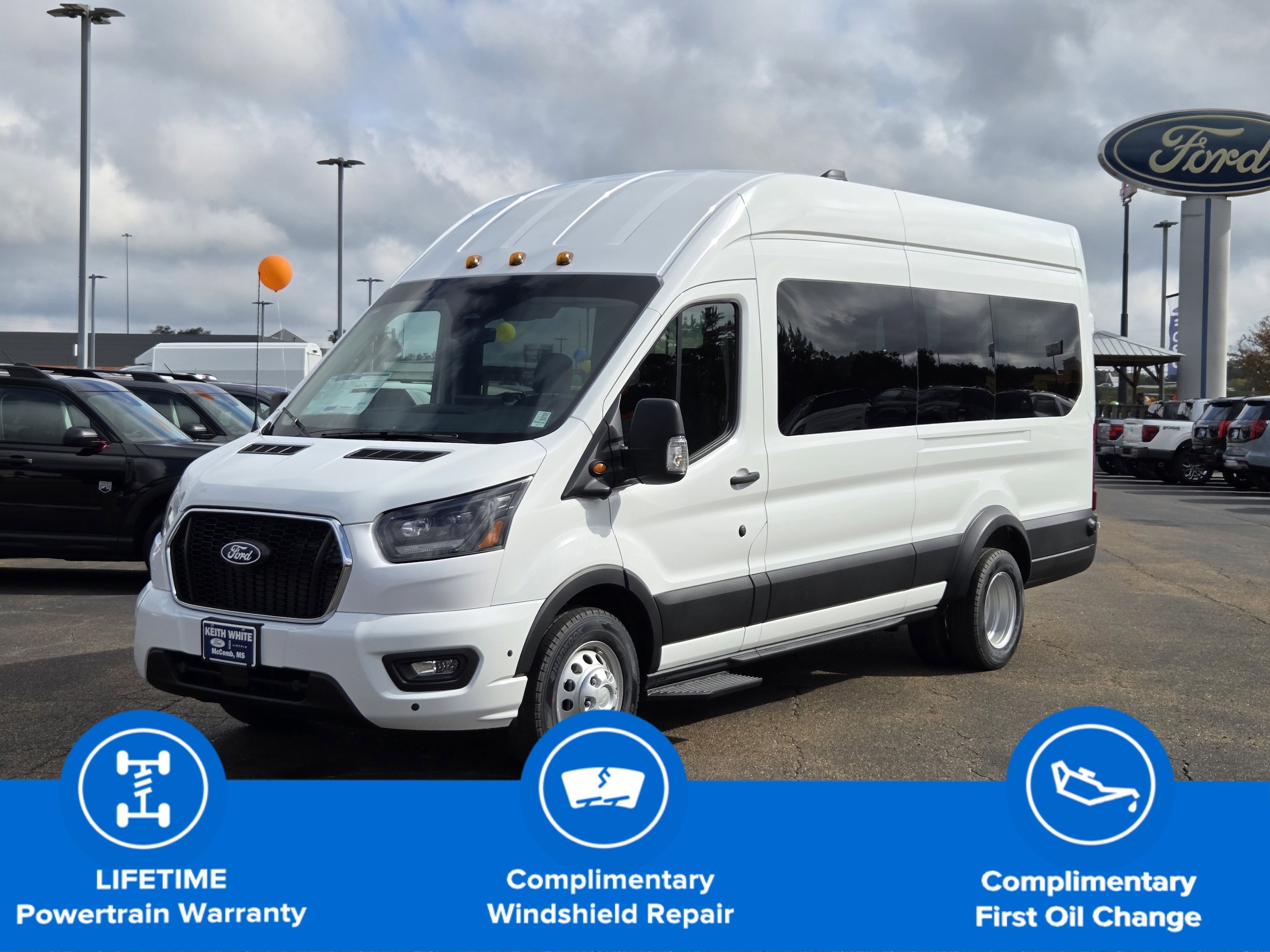 2026 Ford Transit Passenger Van XL's photo