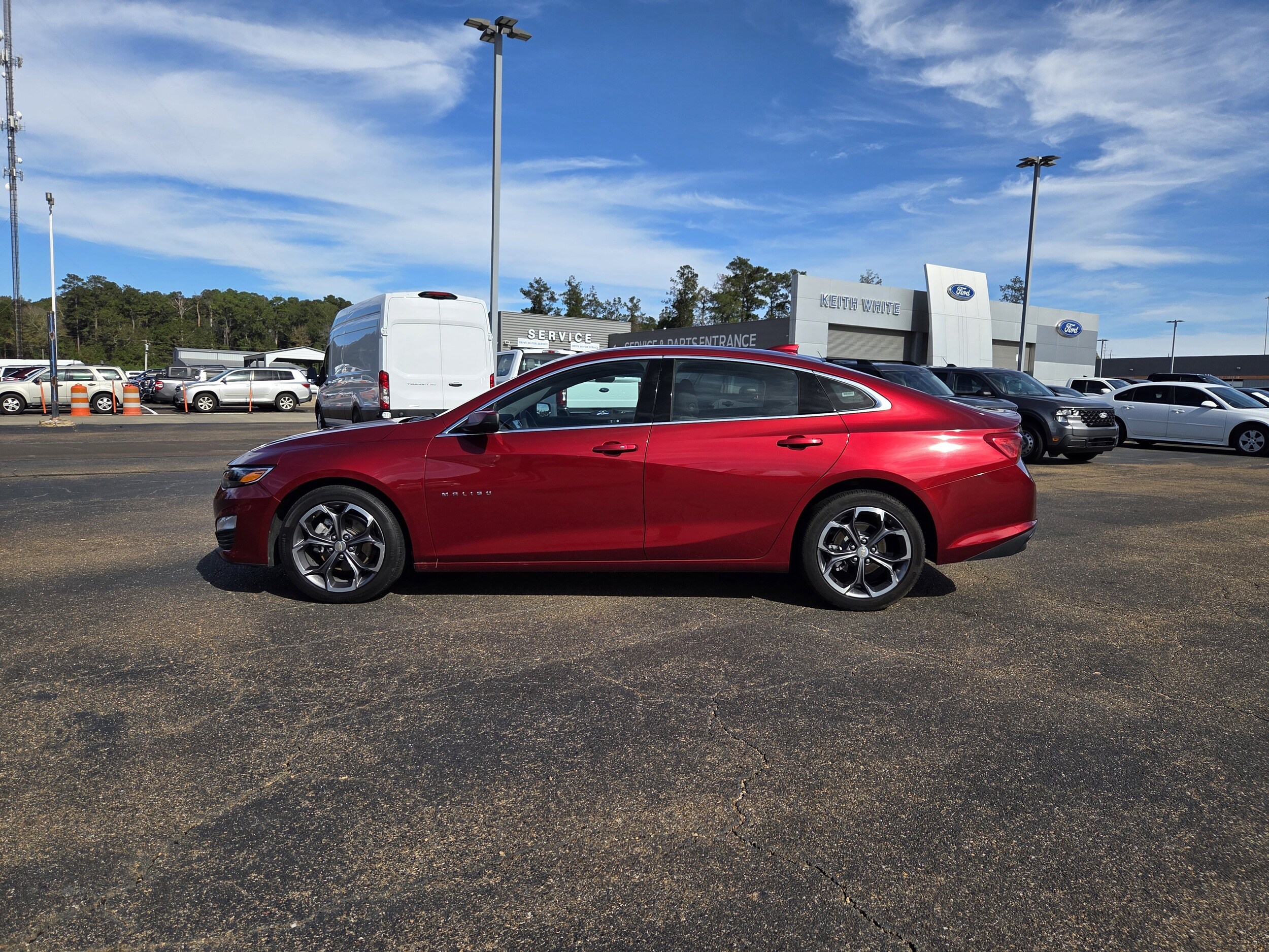 2024 Chevrolet Malibu 1LT photo 2