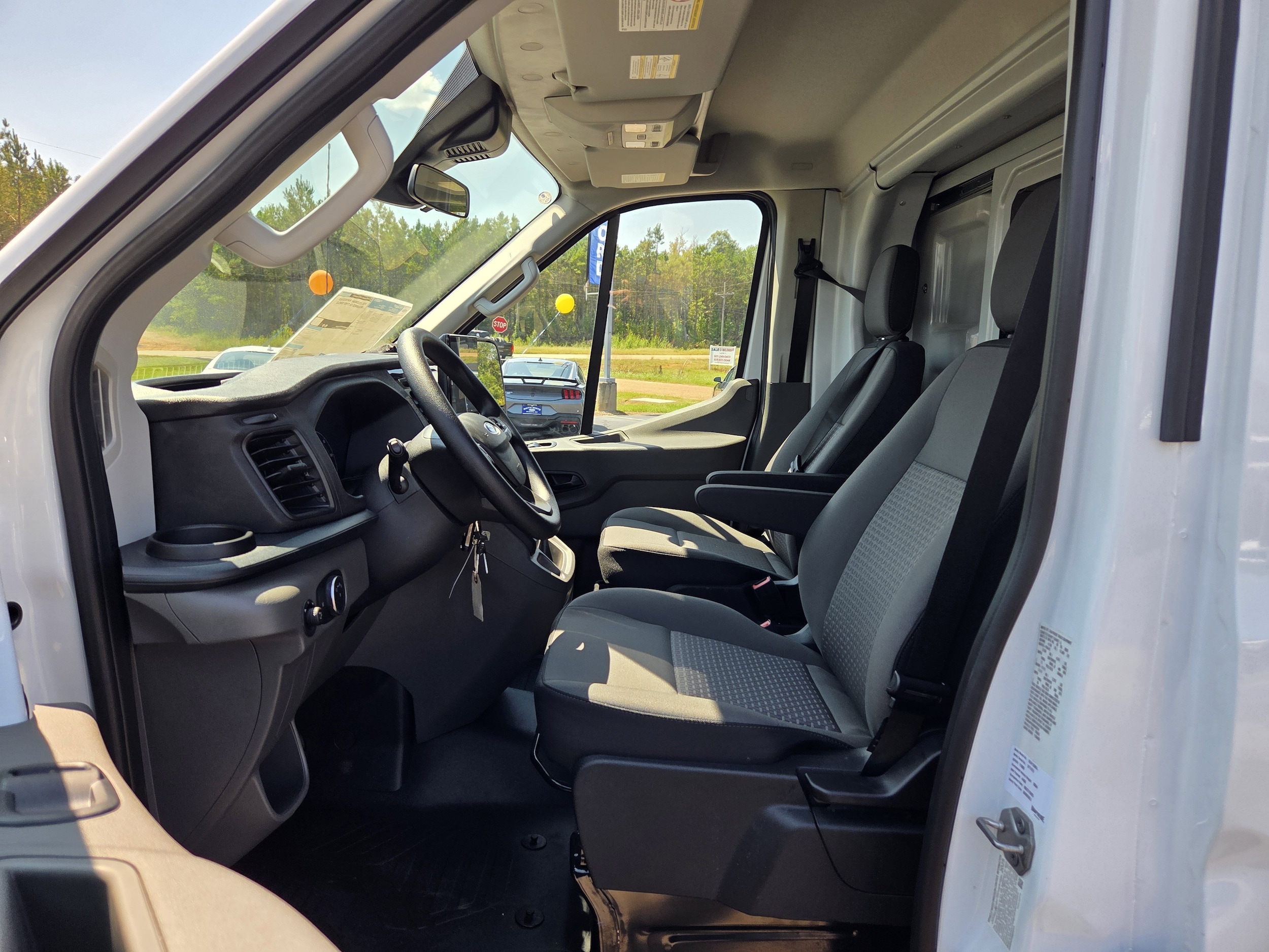 2025 Ford Transit Cutaway Base - Photo 15