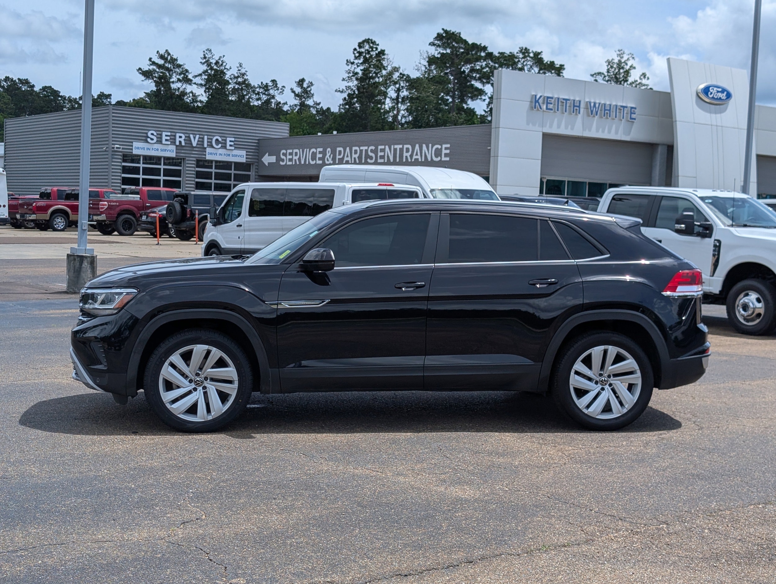 Used 2021 Volkswagen Atlas Cross Sport SE w/Tech with VIN 1V2WC2CA4MC229978 for sale in McComb, MS