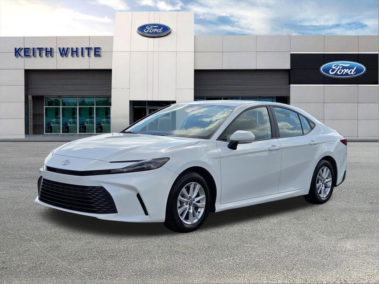 2025 Toyota Camry LE FWD