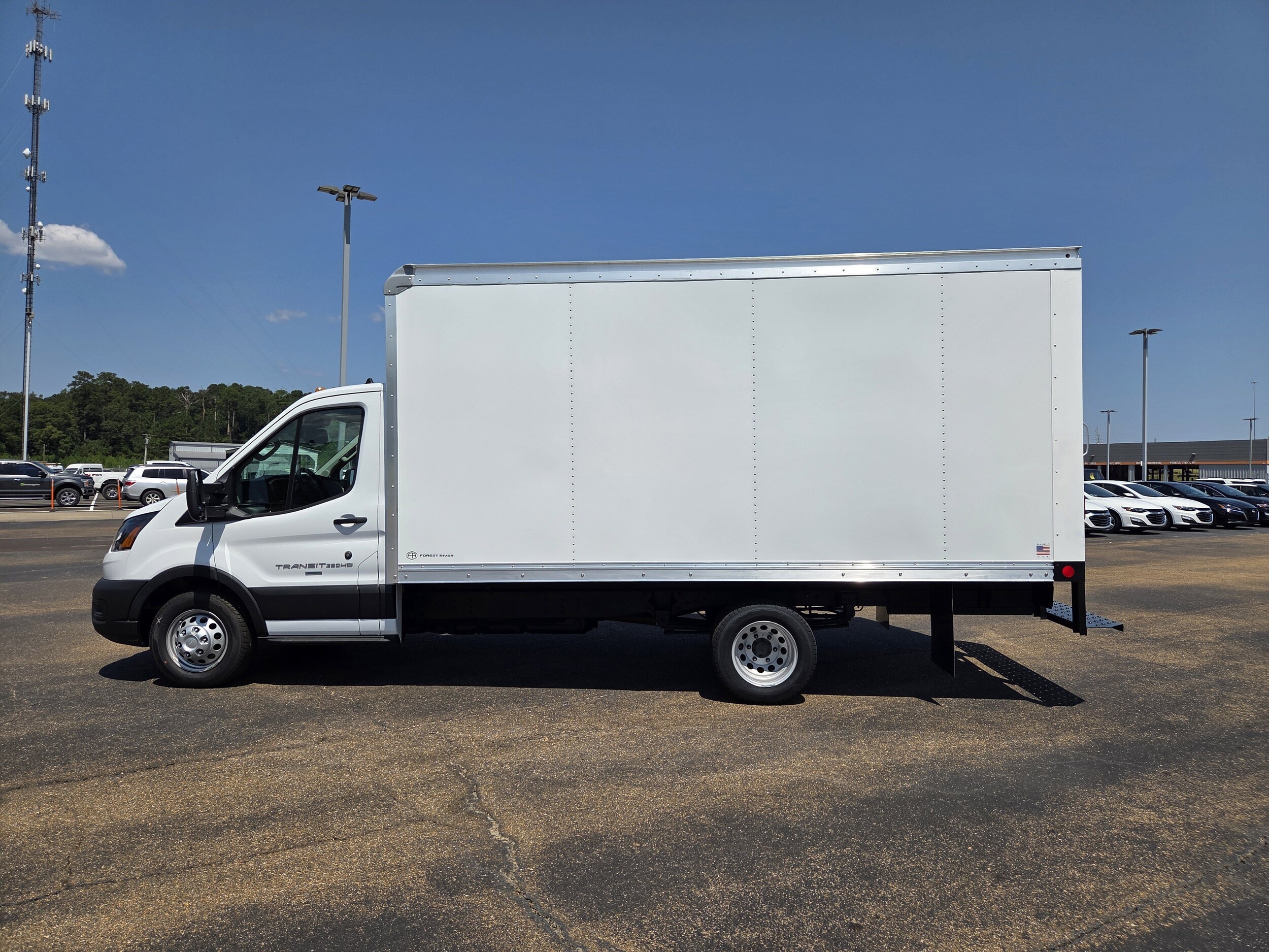2024 Ford Transit photo 2