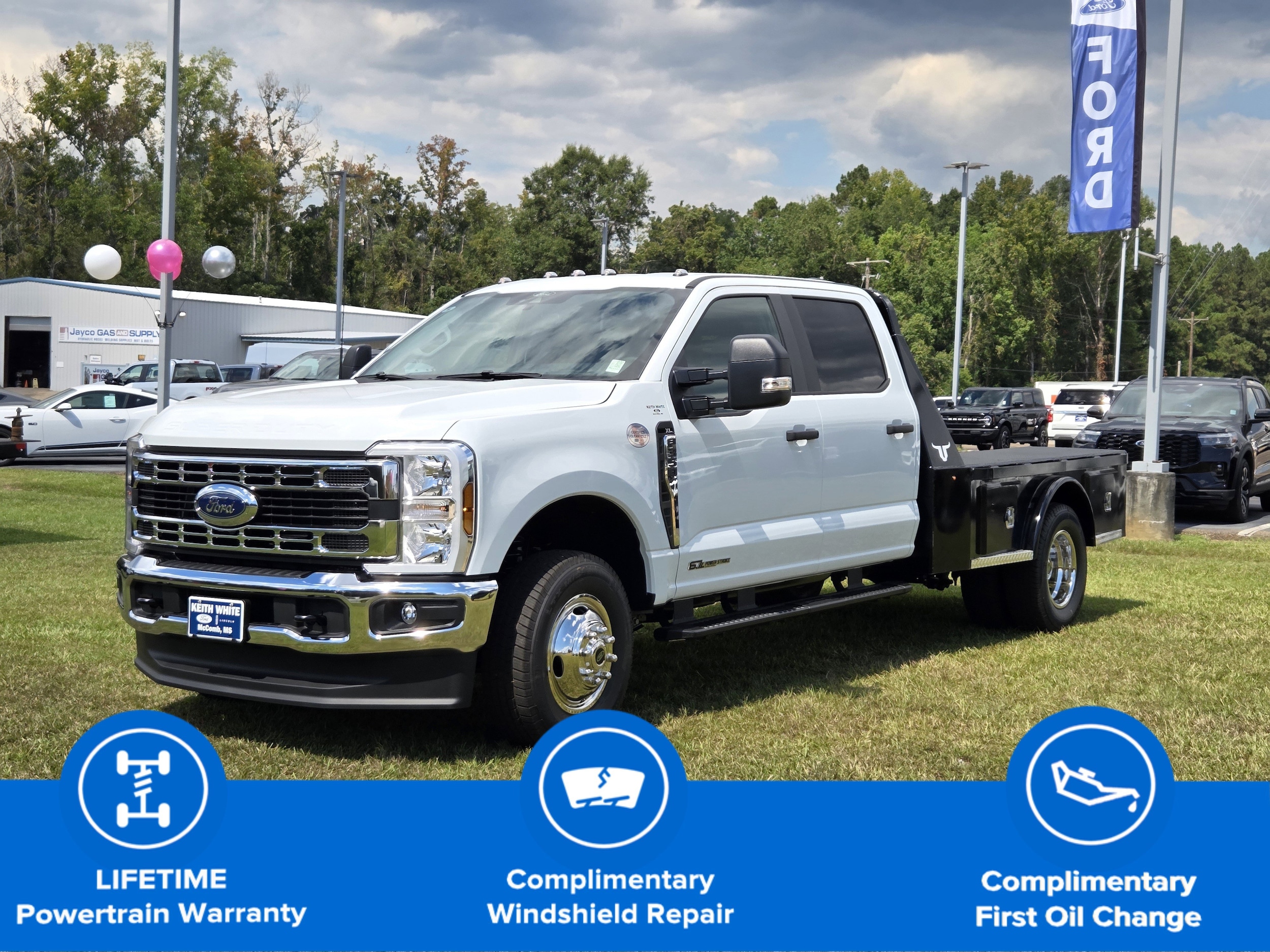 2026 Ford F-350 Super Duty Chassis Cab XL's photo