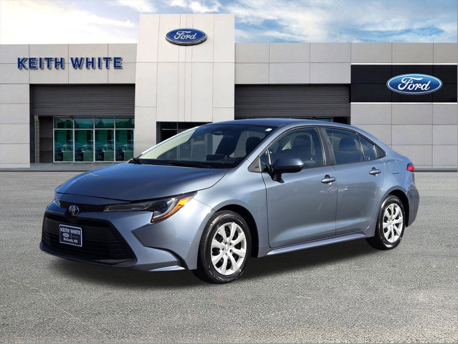 2024 Toyota Corolla LE's photo