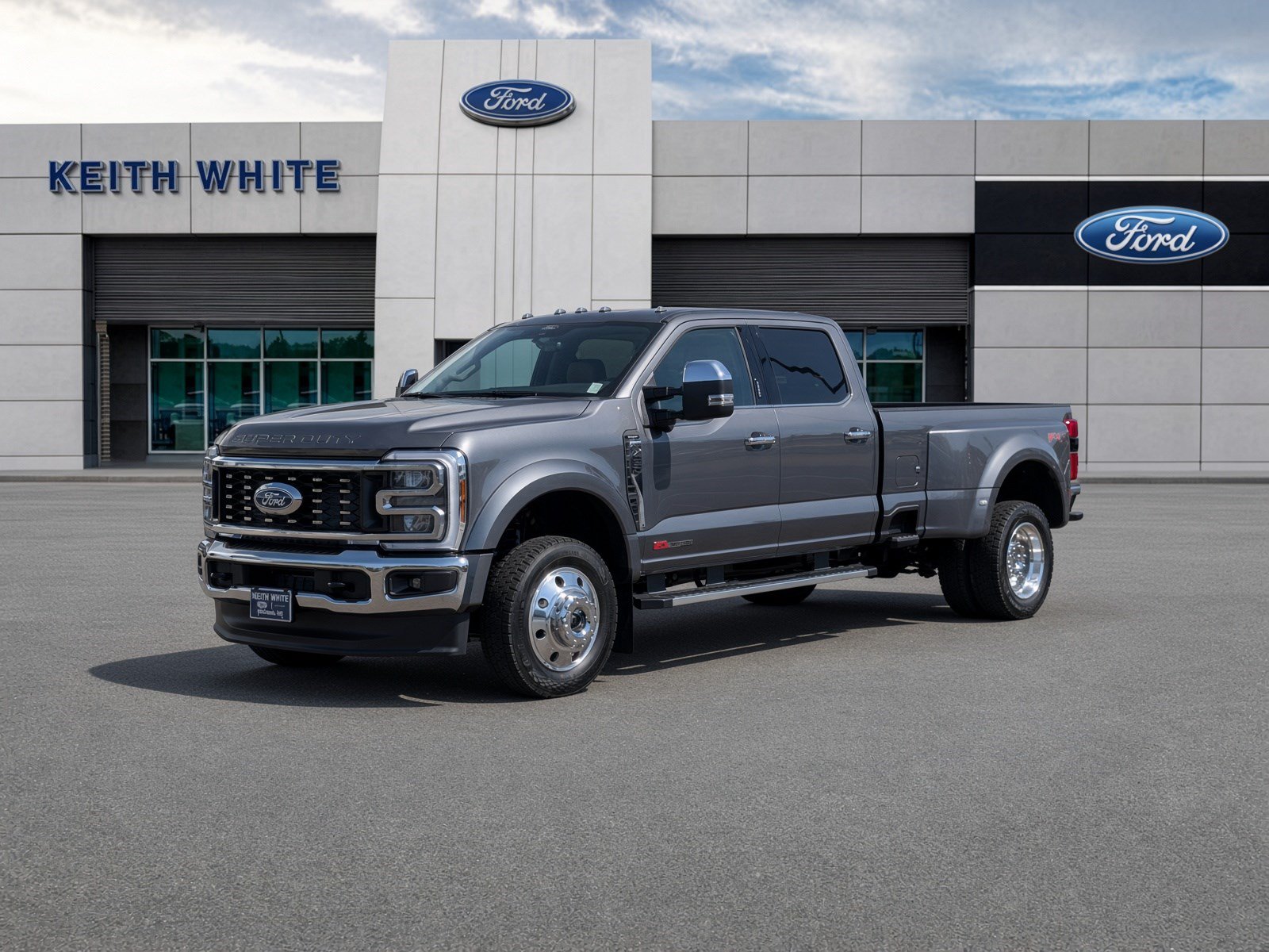 2027 Ford F-450 F-450&reg; Lariat&reg; Truck Crew Cab