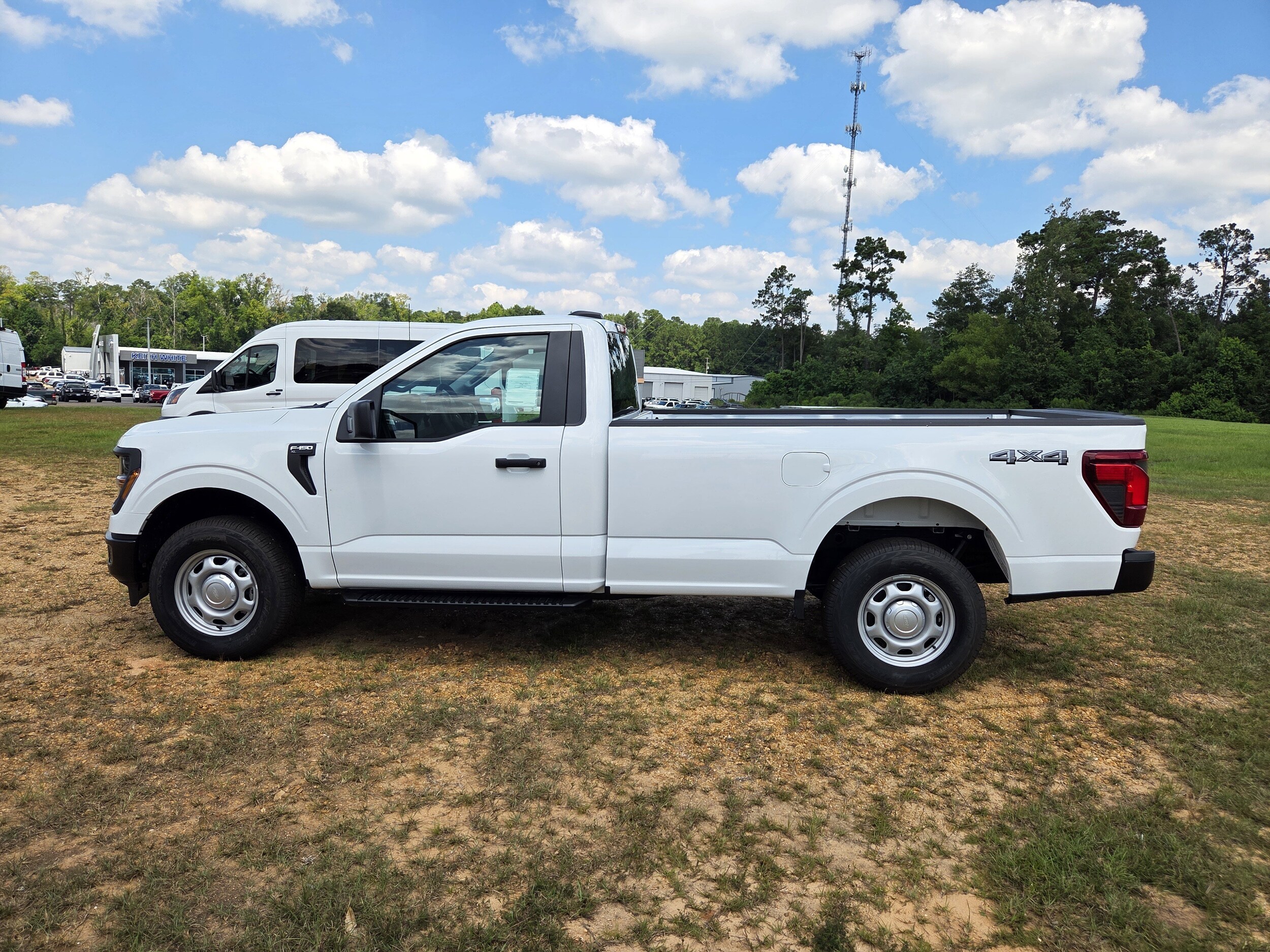 2025 Ford F-150 XL photo 2