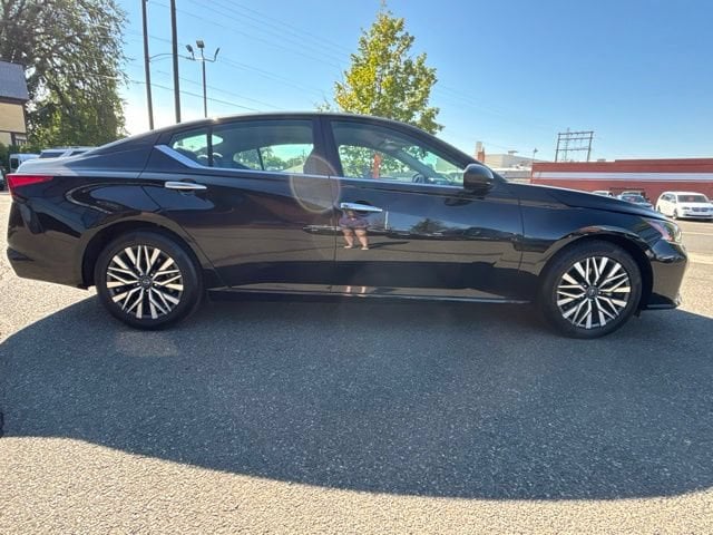 Used 2025 Nissan Altima SV with VIN 1N4BL4DV8SN385820 for sale in Ellensburg, WA