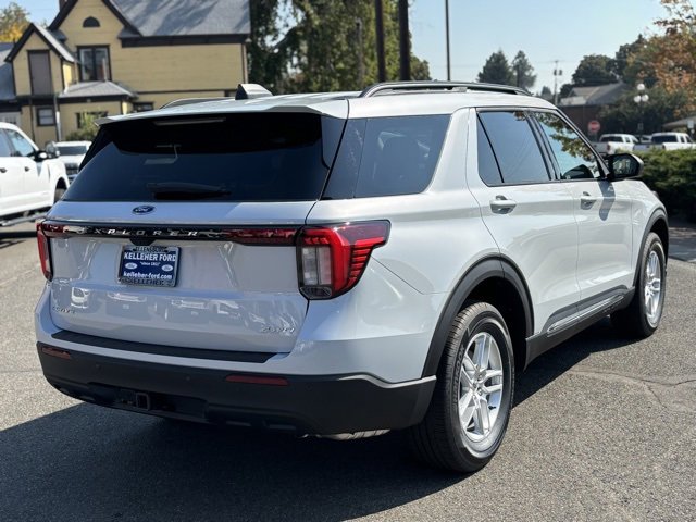 2025 Ford Explorer photo 3