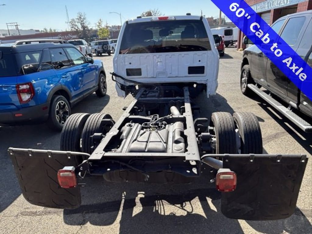 Used 2023 Ford F-450SD XLT CHASSIS Truck Crew Cab