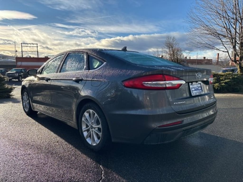 Used 2019 Ford Fusion SE Sedan
