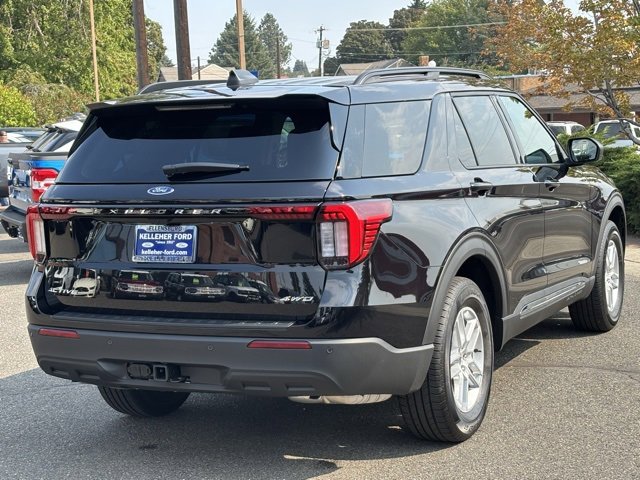 2025 Ford Explorer photo 2