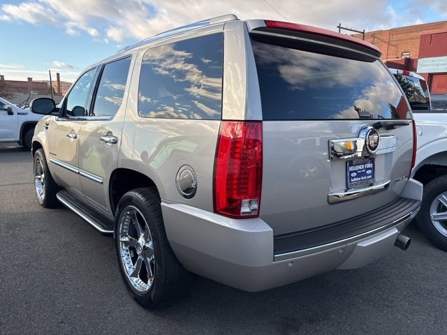 2007 Cadillac Escalade Luxury photo 4