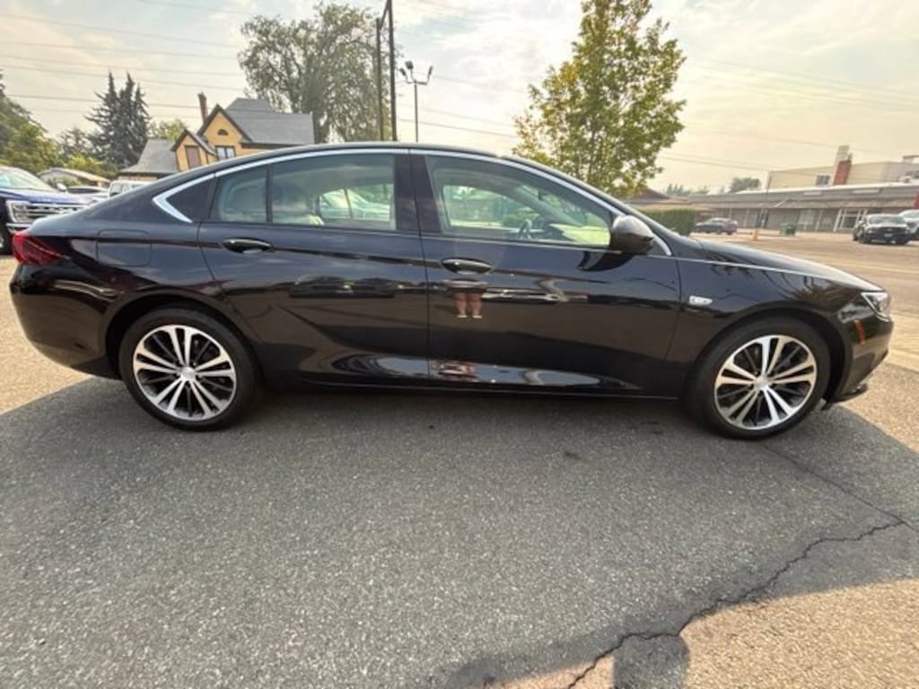 Used 2019 Buick Regal Essence Hatchback