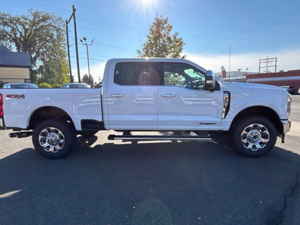 New 2027 Ford F-350SD Lariat Truck