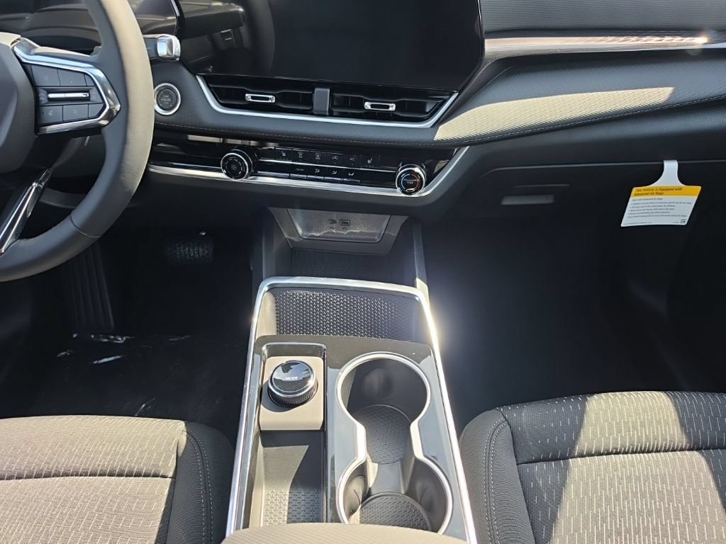 2027 Chevrolet Equinox LT - Photo 12