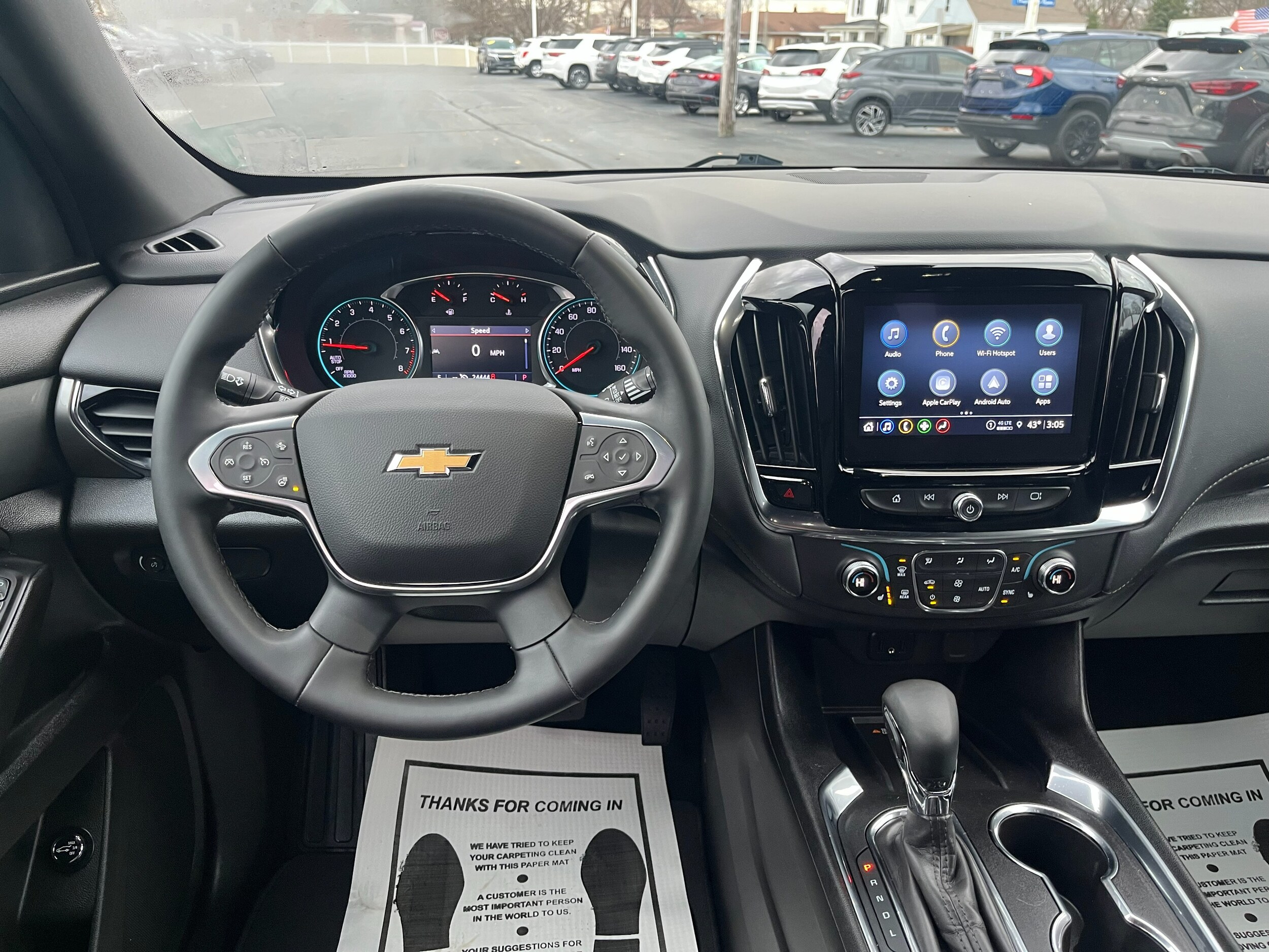 2023 Chevrolet Traverse Leather photo 2