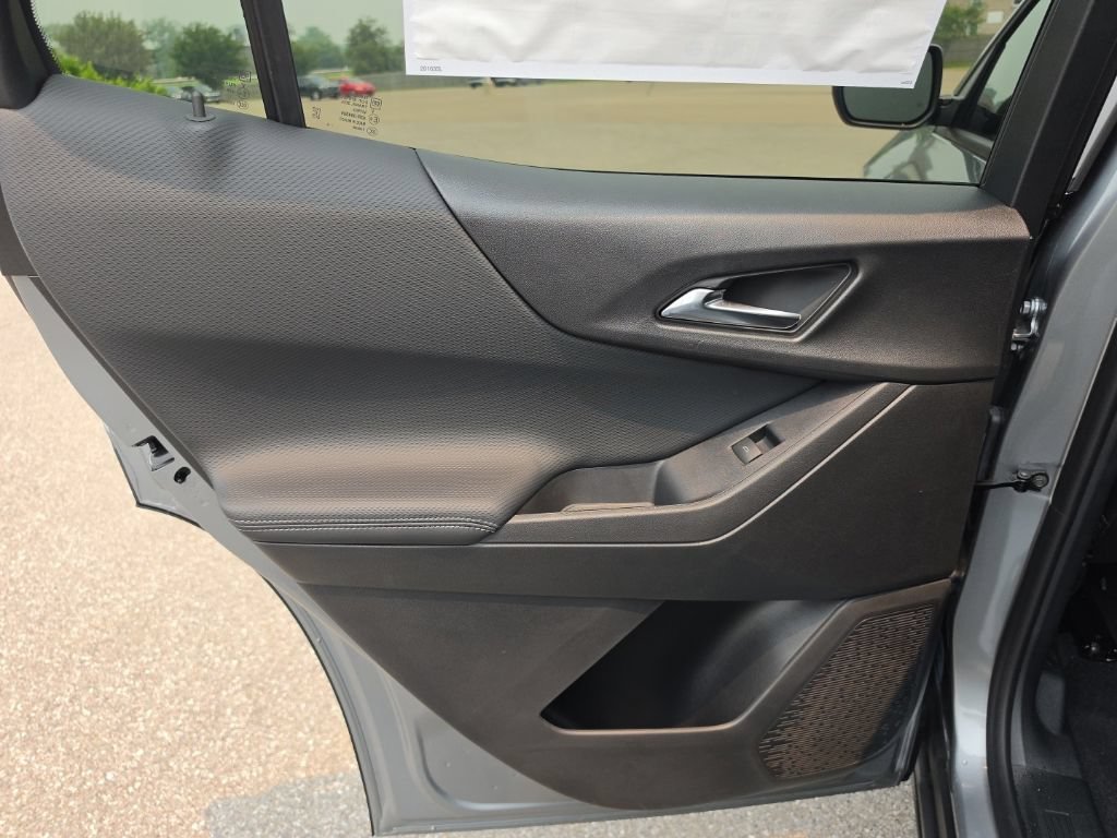 2027 Chevrolet Equinox LT - Photo 17