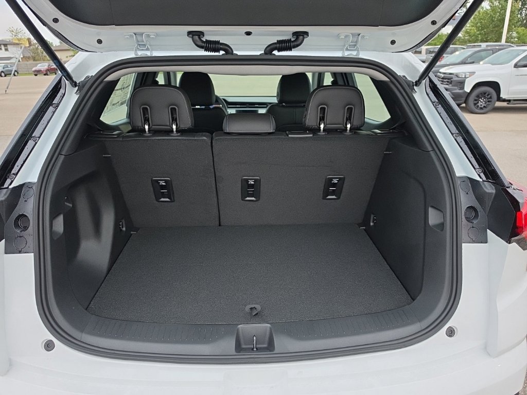 2027 Chevrolet Bolt LT - Photo 19