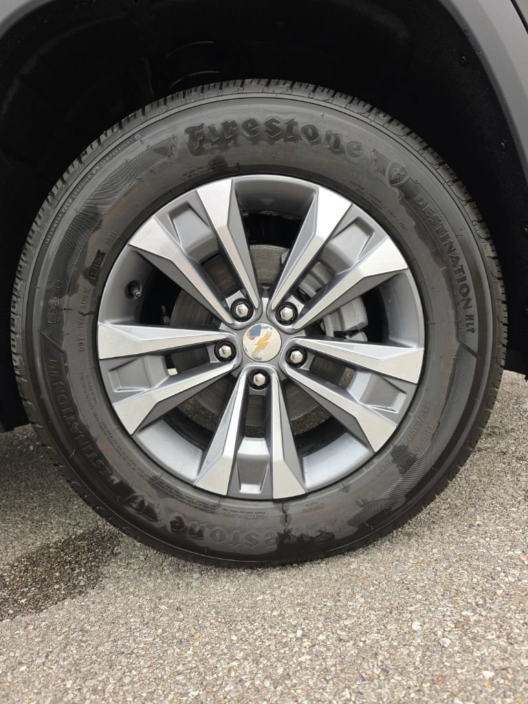 2027 Chevrolet Equinox LT - Photo 7